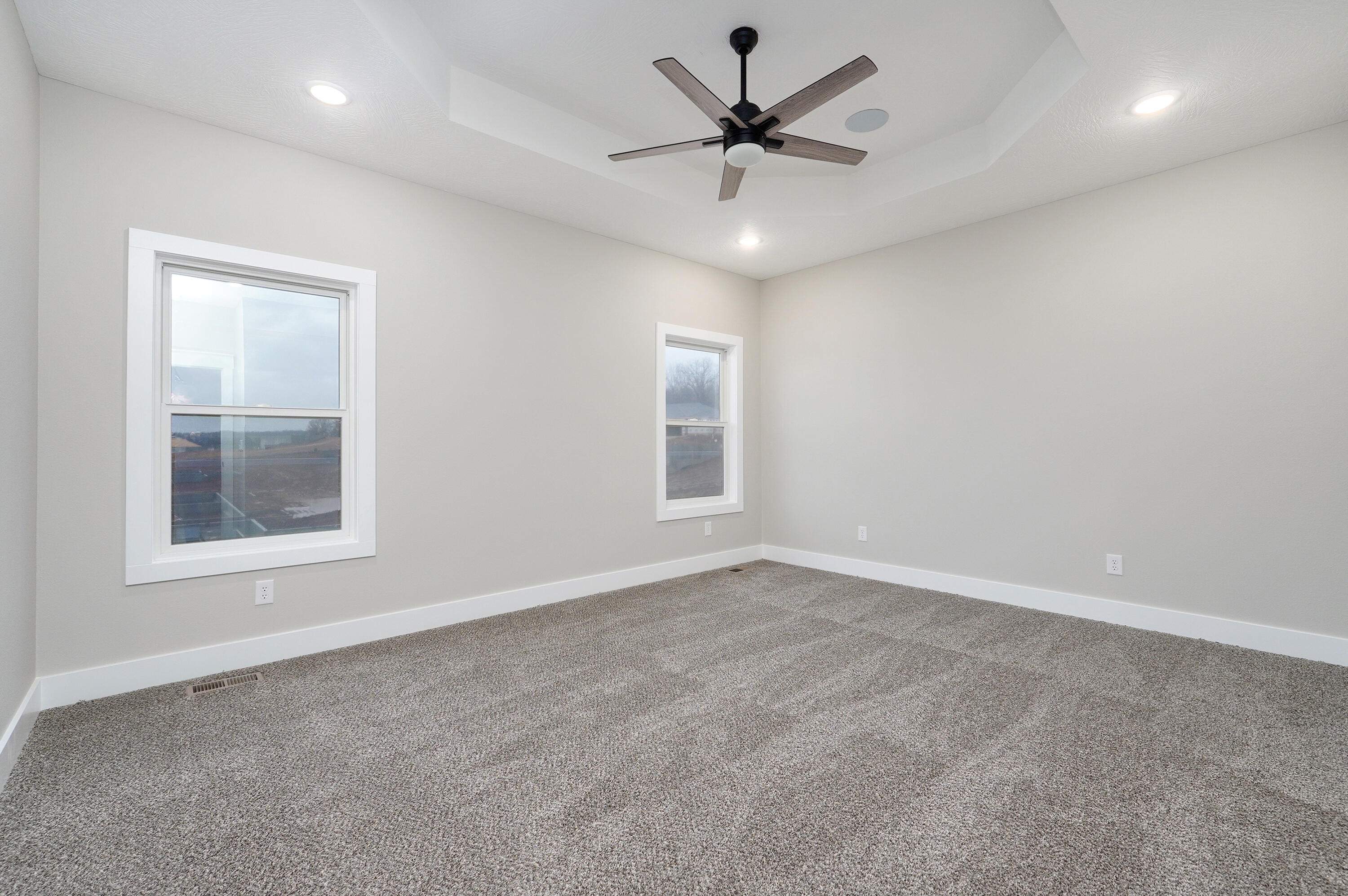 Woodcrest Est - Residential