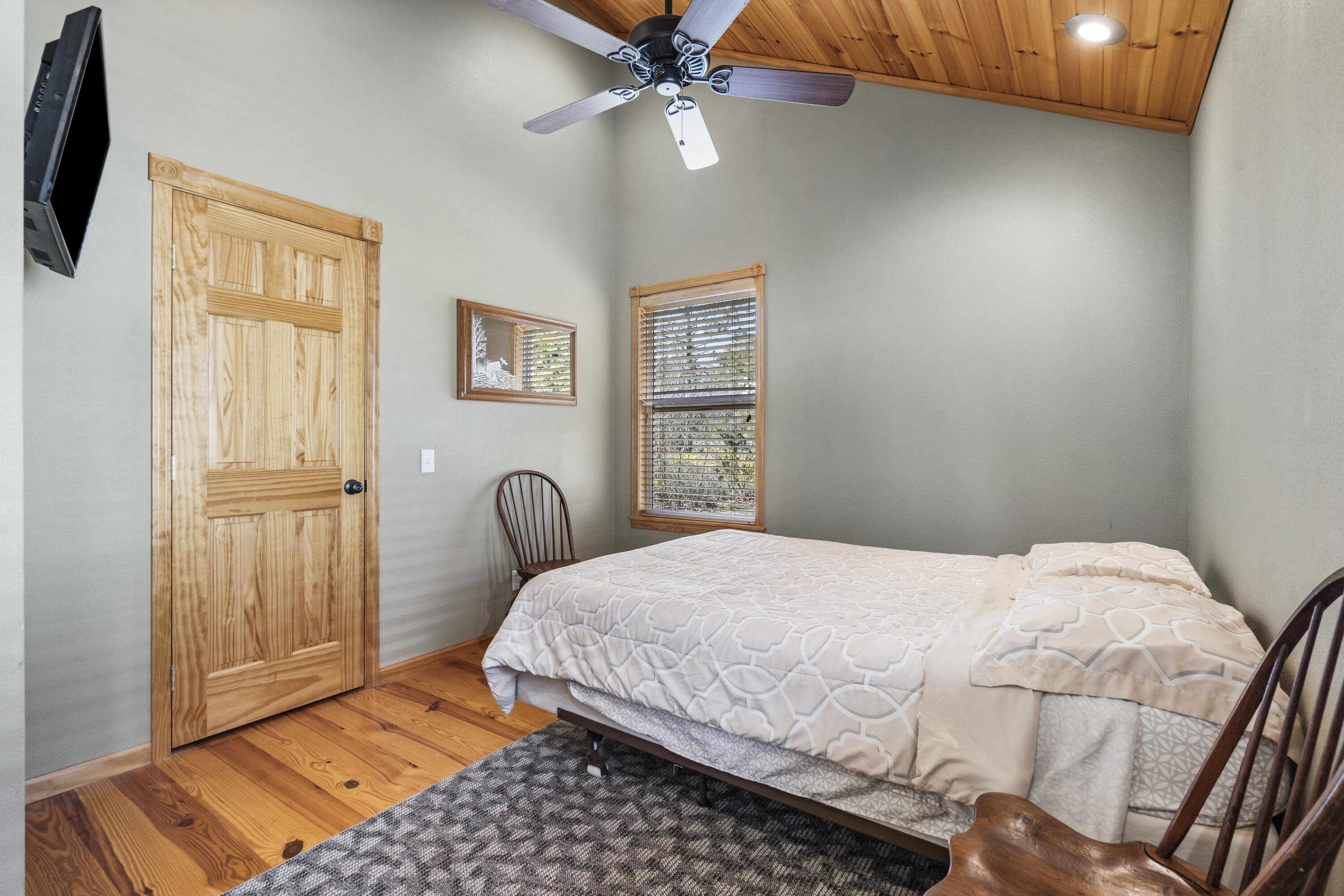 Table Rock Spsmns Cl - Residential