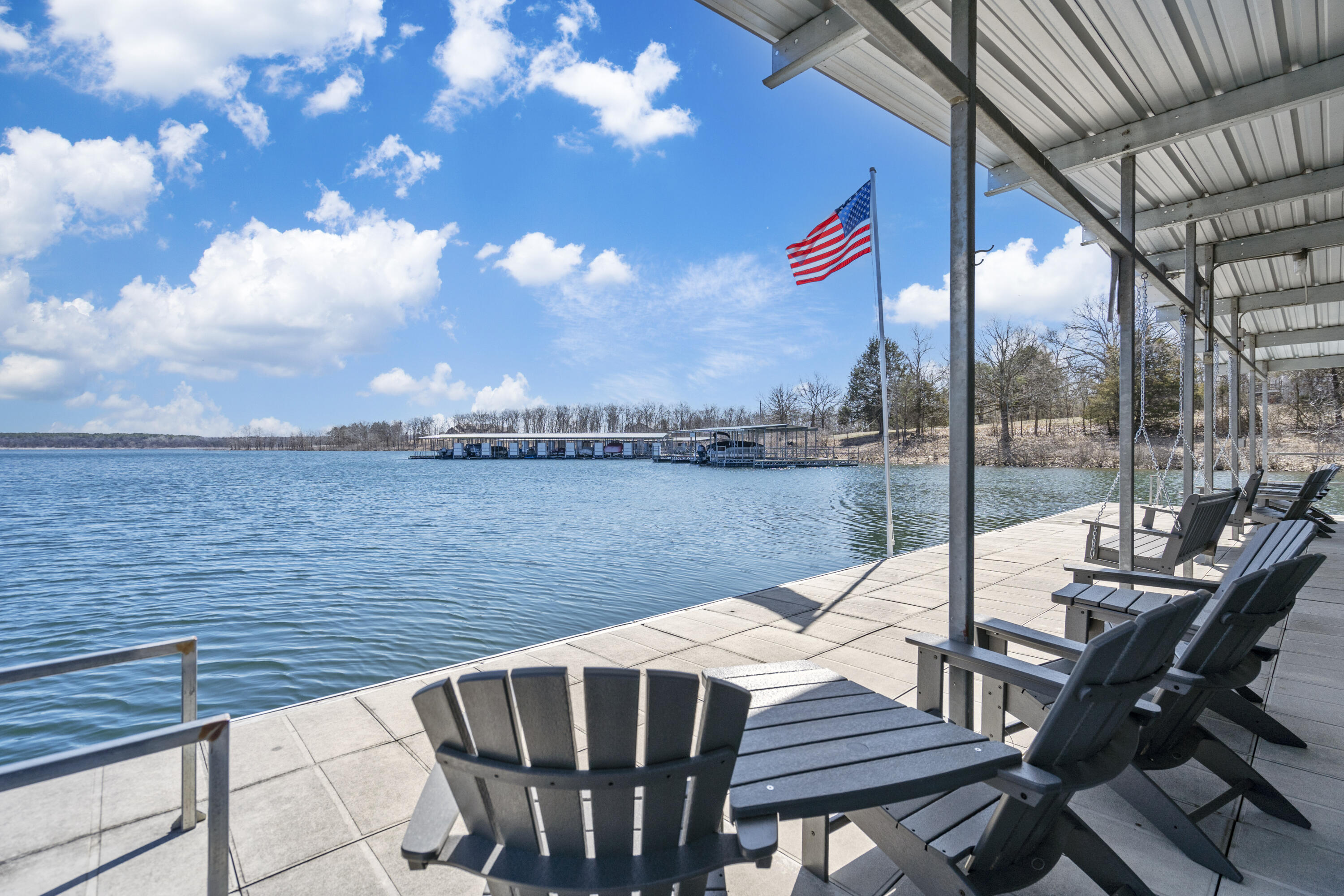 Table Rock Spsmns Cl - Residential