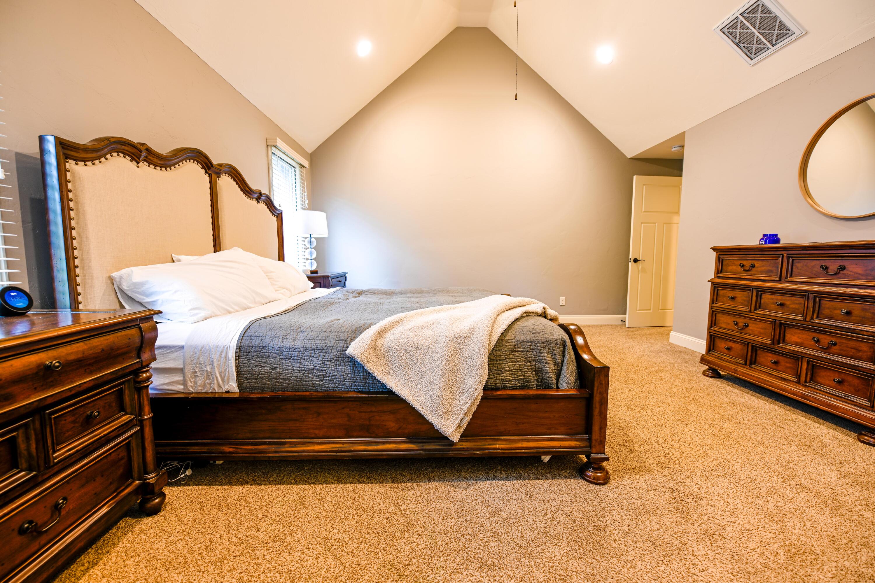 Olde Ivy - Residential