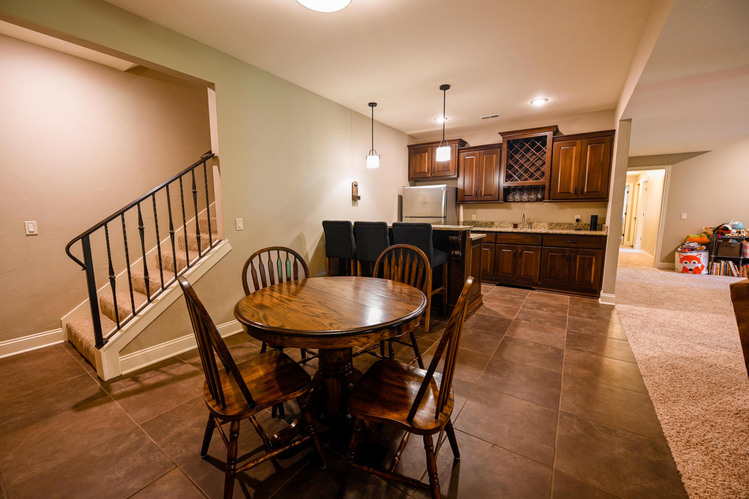 Olde Ivy - Residential