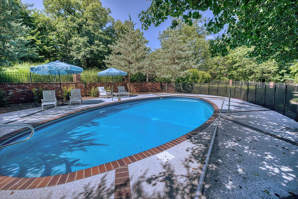 Oak Pointe - Residential