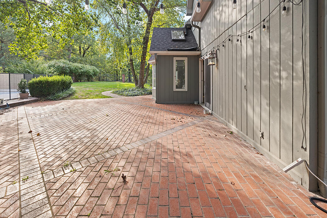 Oak Pointe - Residential