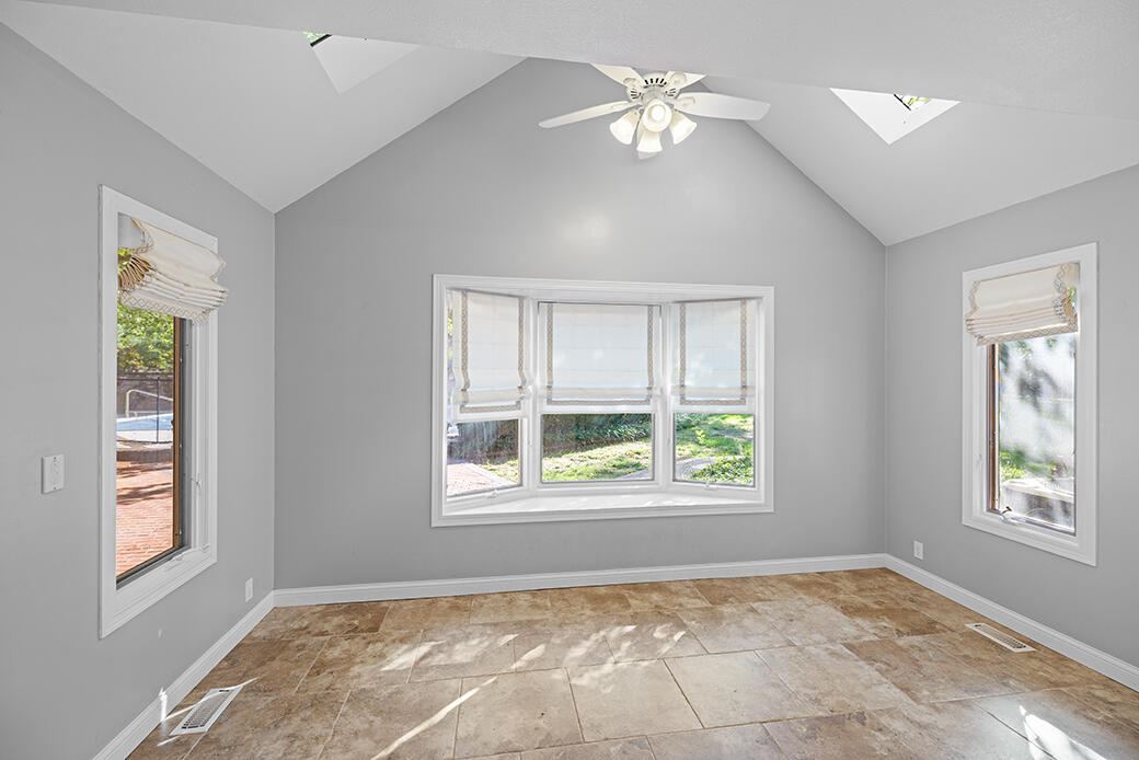 Oak Pointe - Residential