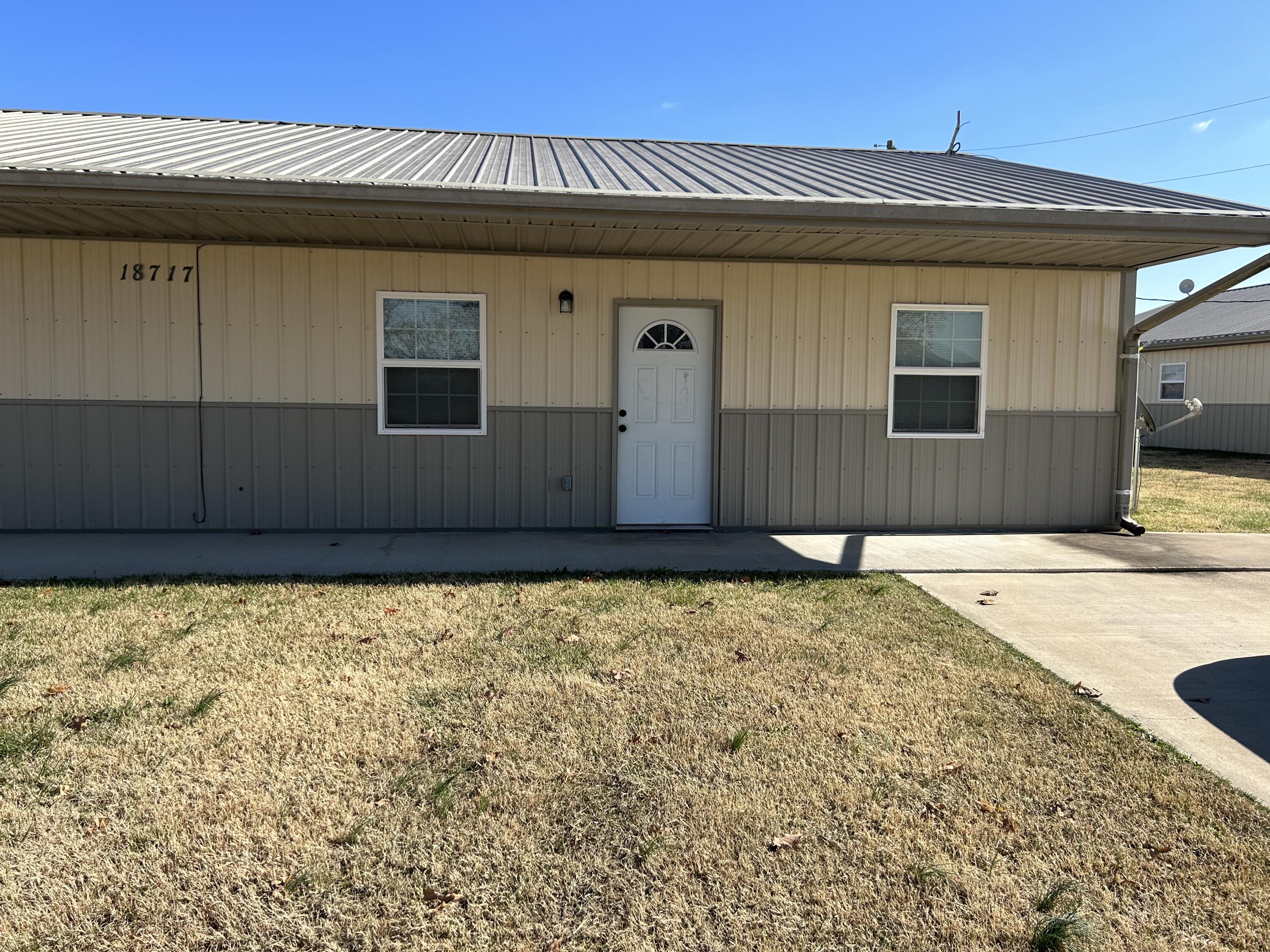 For Lease- Open floor plan 2 bedroom with Granite countertops. Refrigerator and Range included. Washer and Dryer are at property for tenants convenience, landlord will not repair if they fail. Lawn care provided by owner. Subdivision of newer homes just South of Neosho. $15 per adult credit fee. Small pet considered.