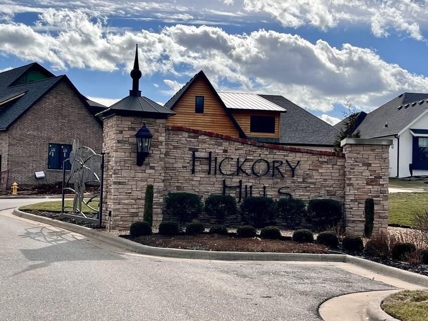 Fantastic subdivision just east of 65 Hwy and Chestnut Expwy.  Great variety of lot sizes.  Gates at entrance.