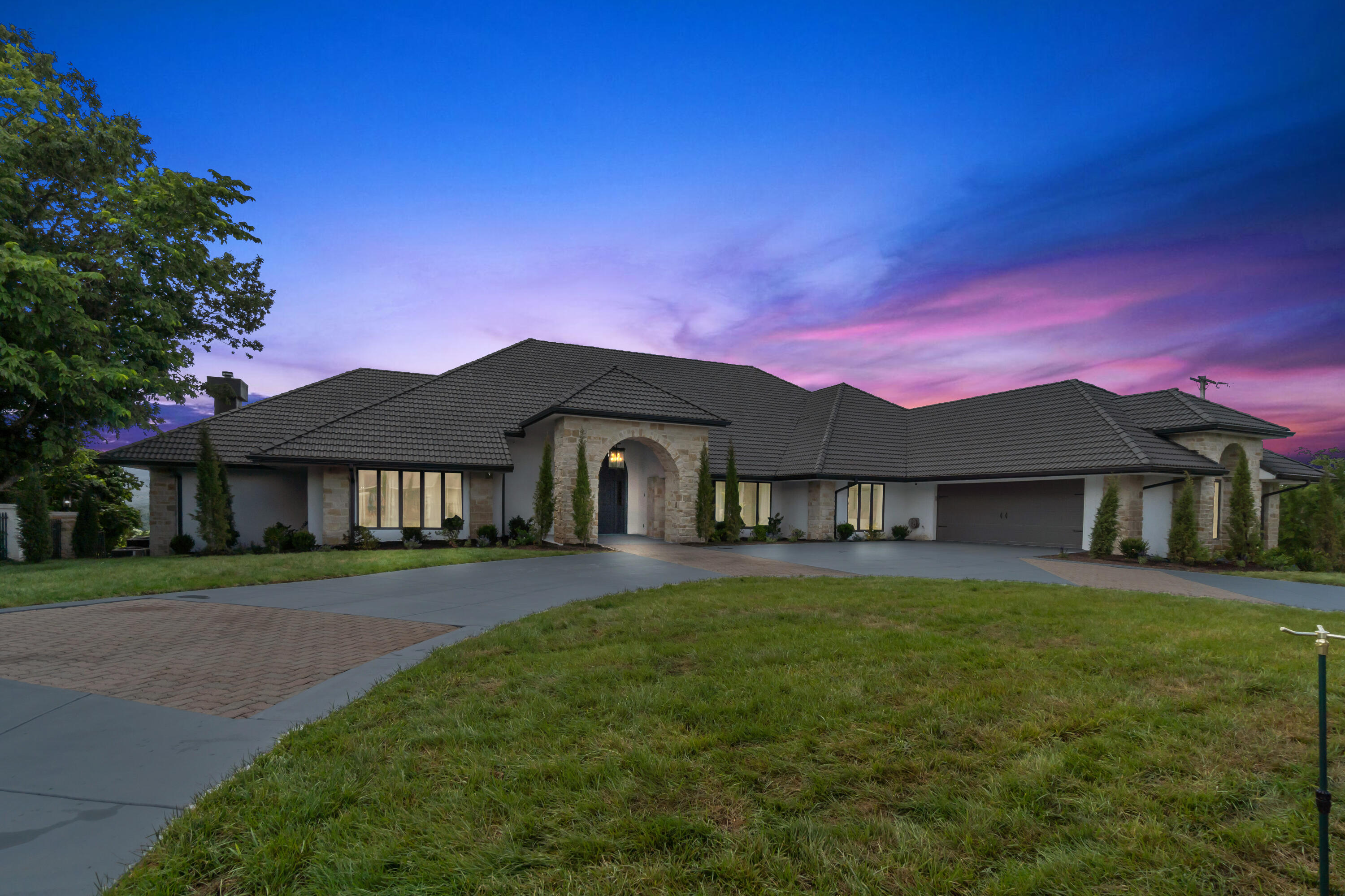 Taneycomo Heights - Residential