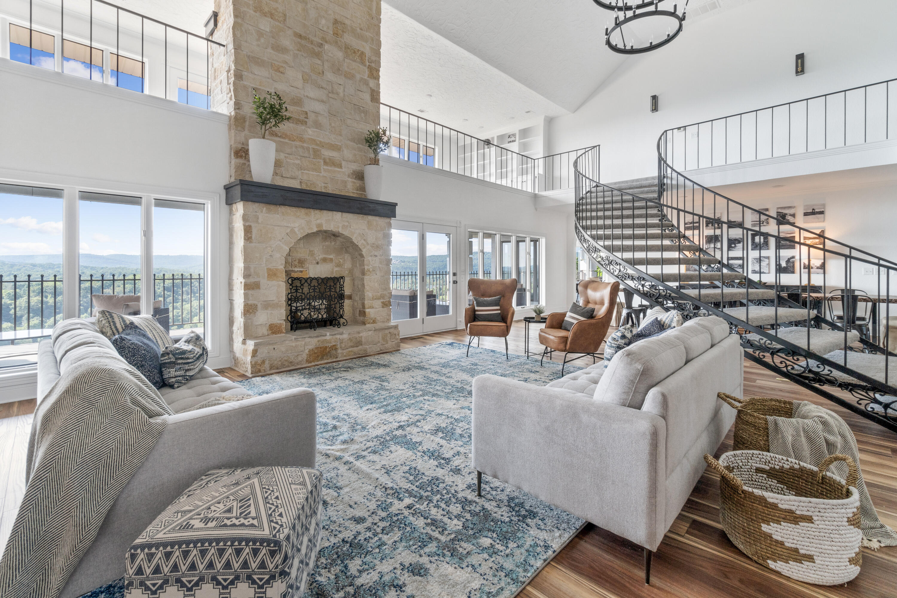 Taneycomo Heights - Residential