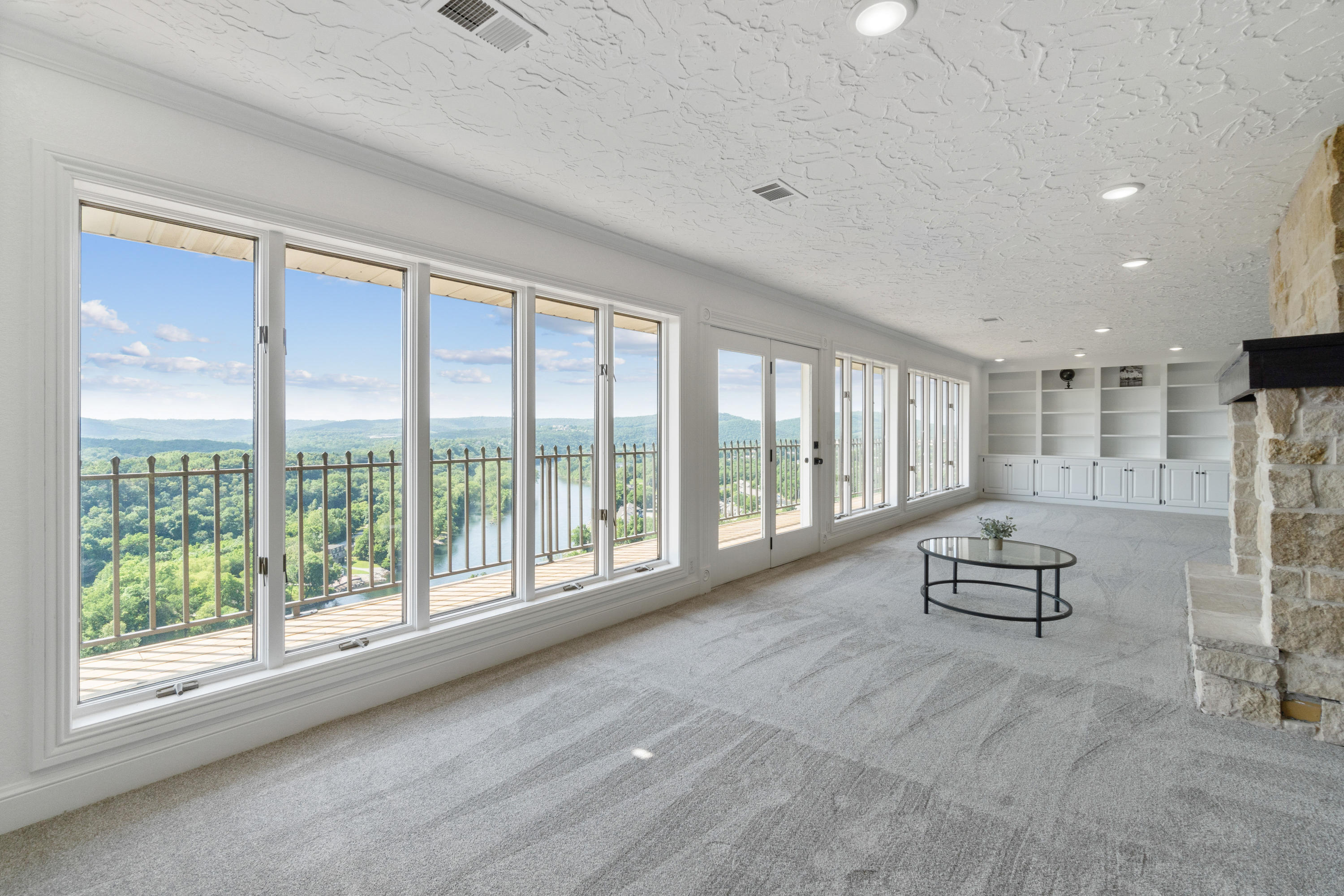 Taneycomo Heights - Residential