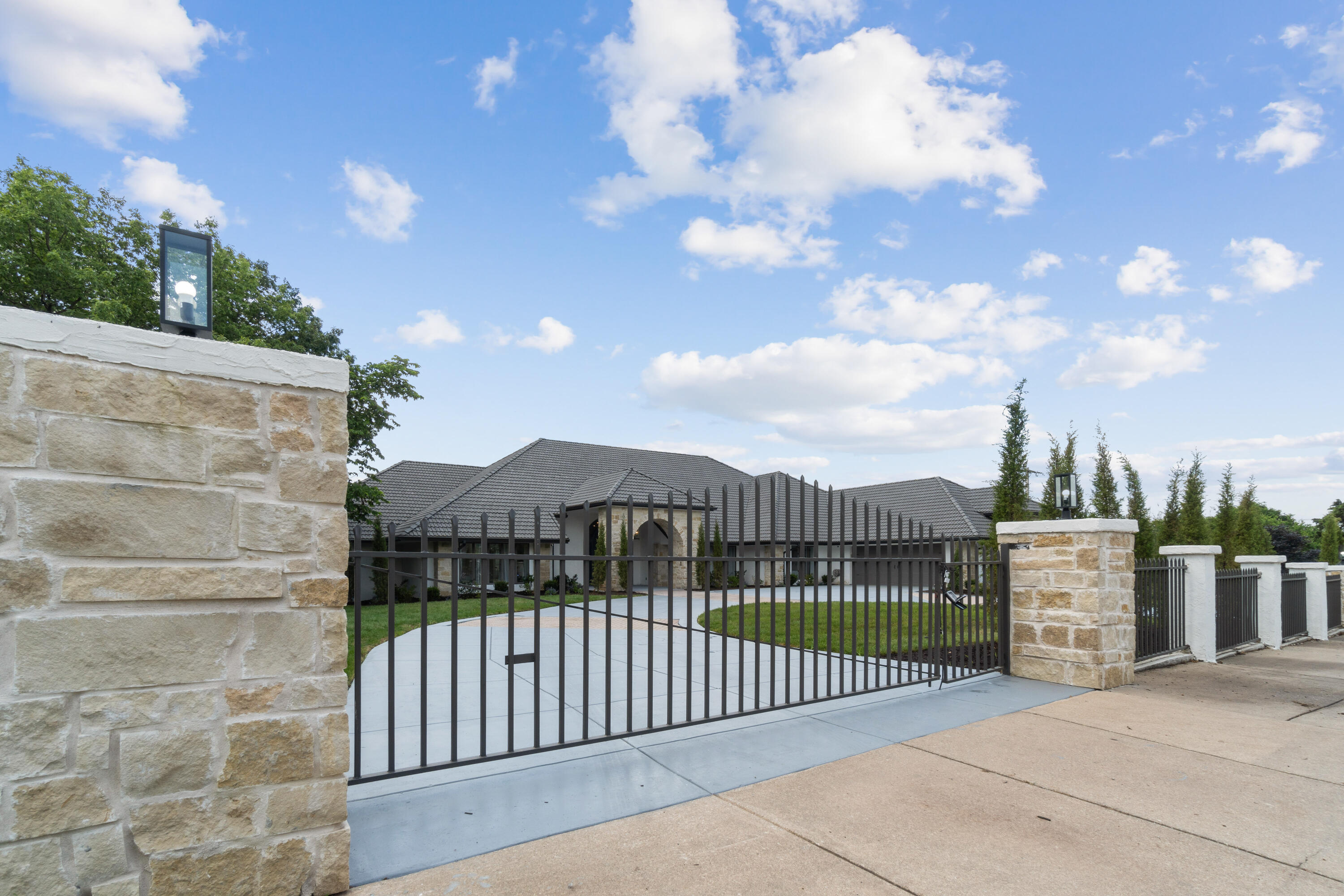 Taneycomo Heights - Residential