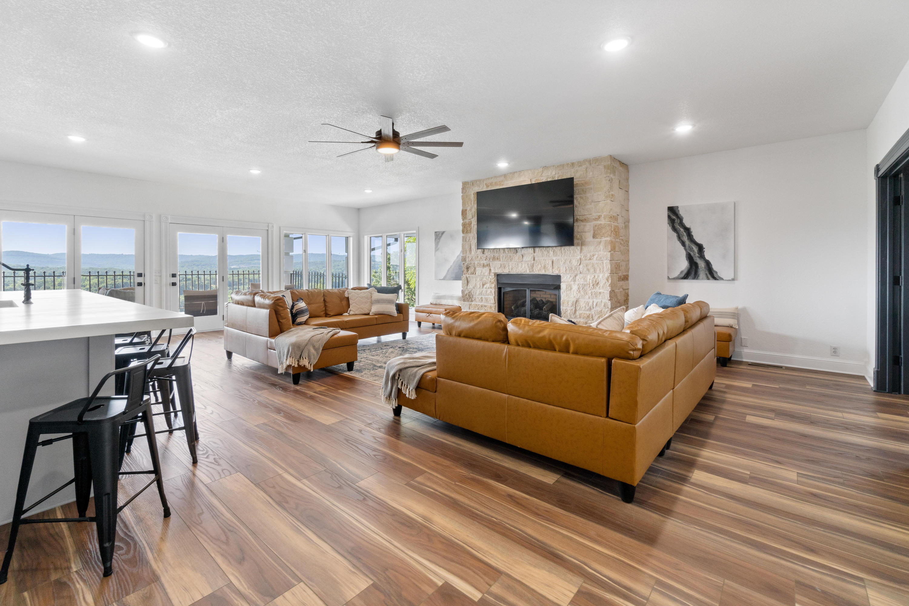 Taneycomo Heights - Residential