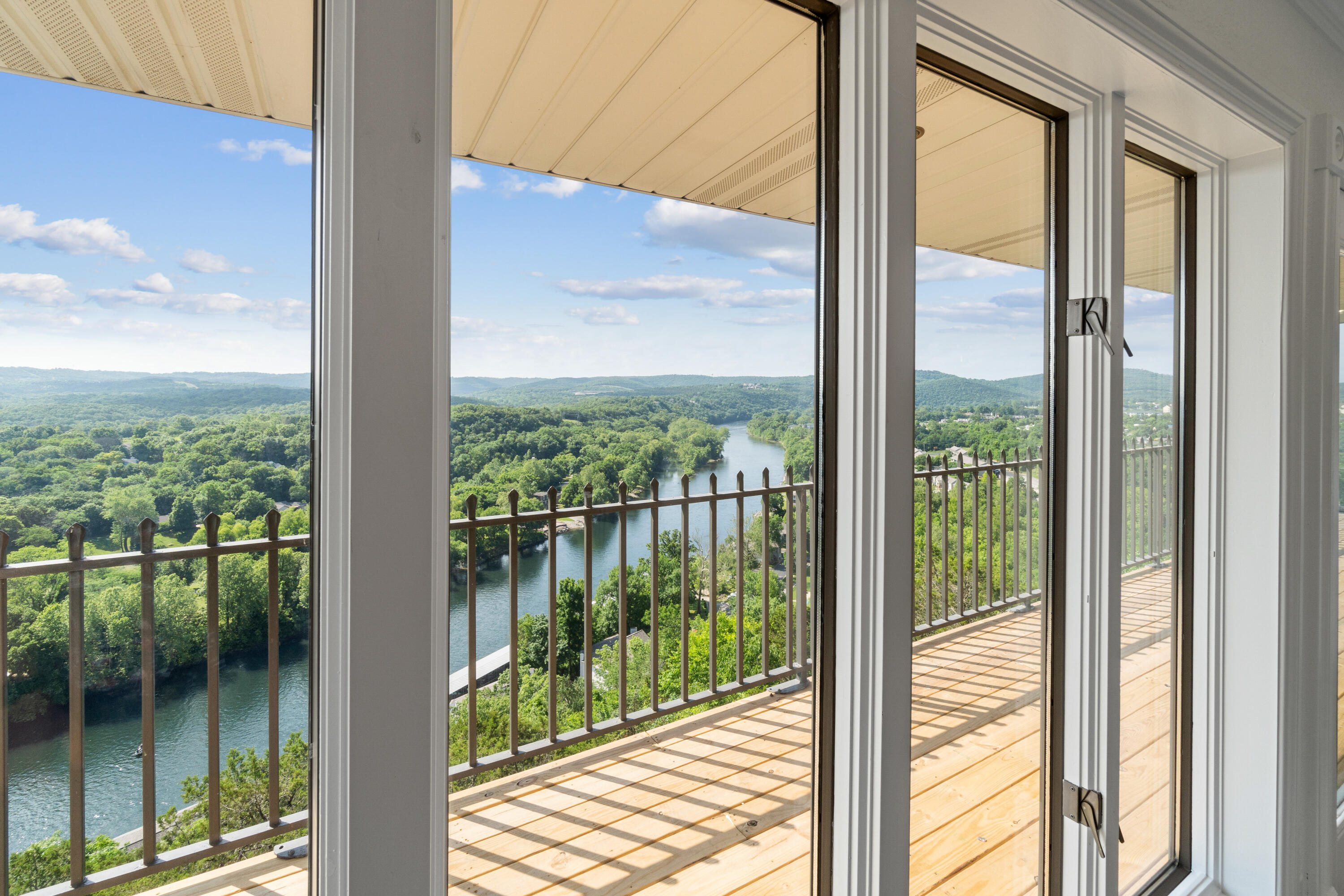 Taneycomo Heights - Residential