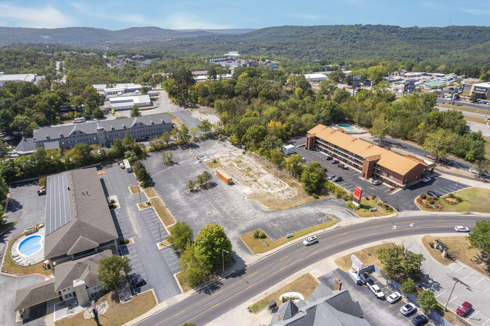 Thousand Hills - Commercial Sale