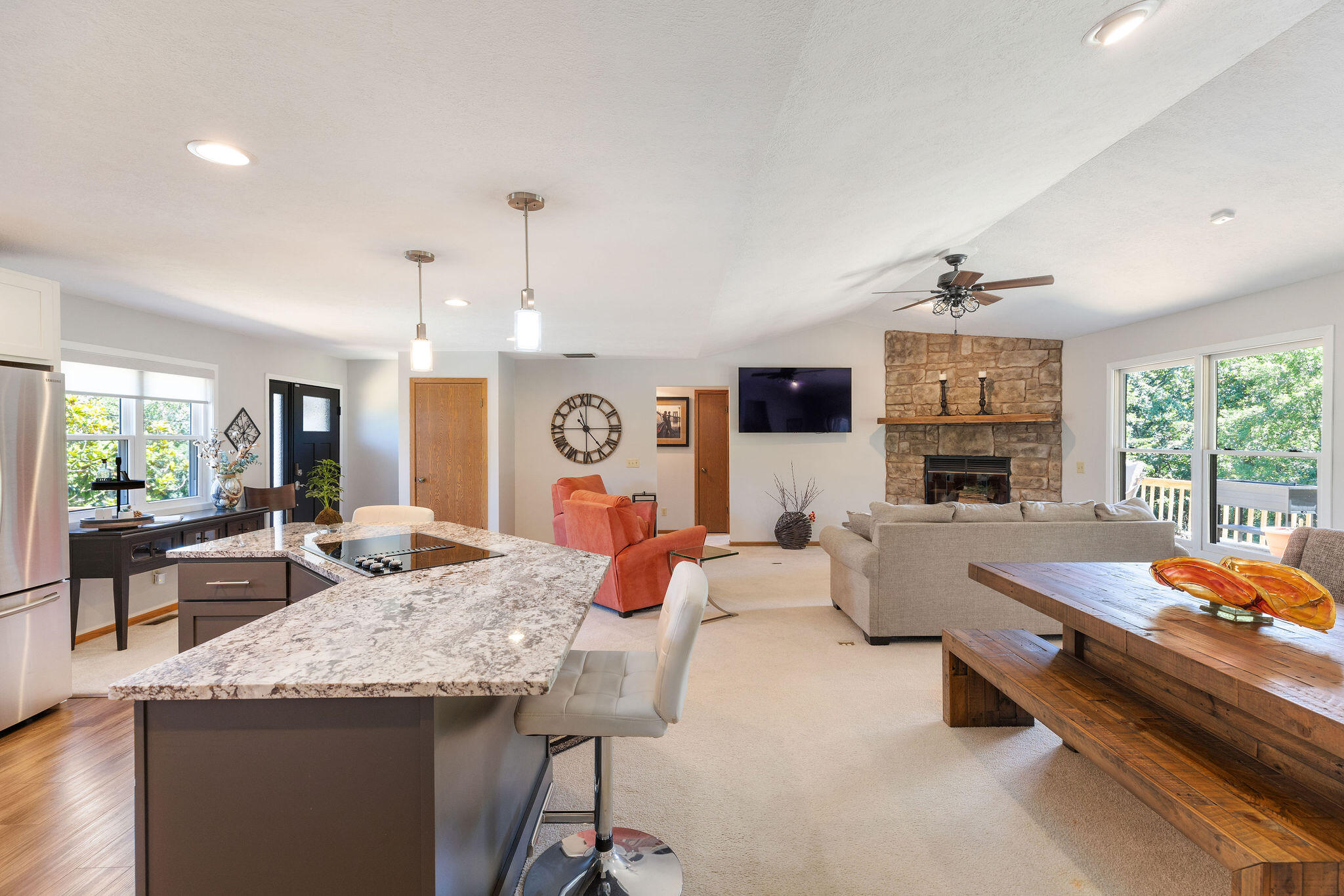 Lake Shore Dr Ests - Residential