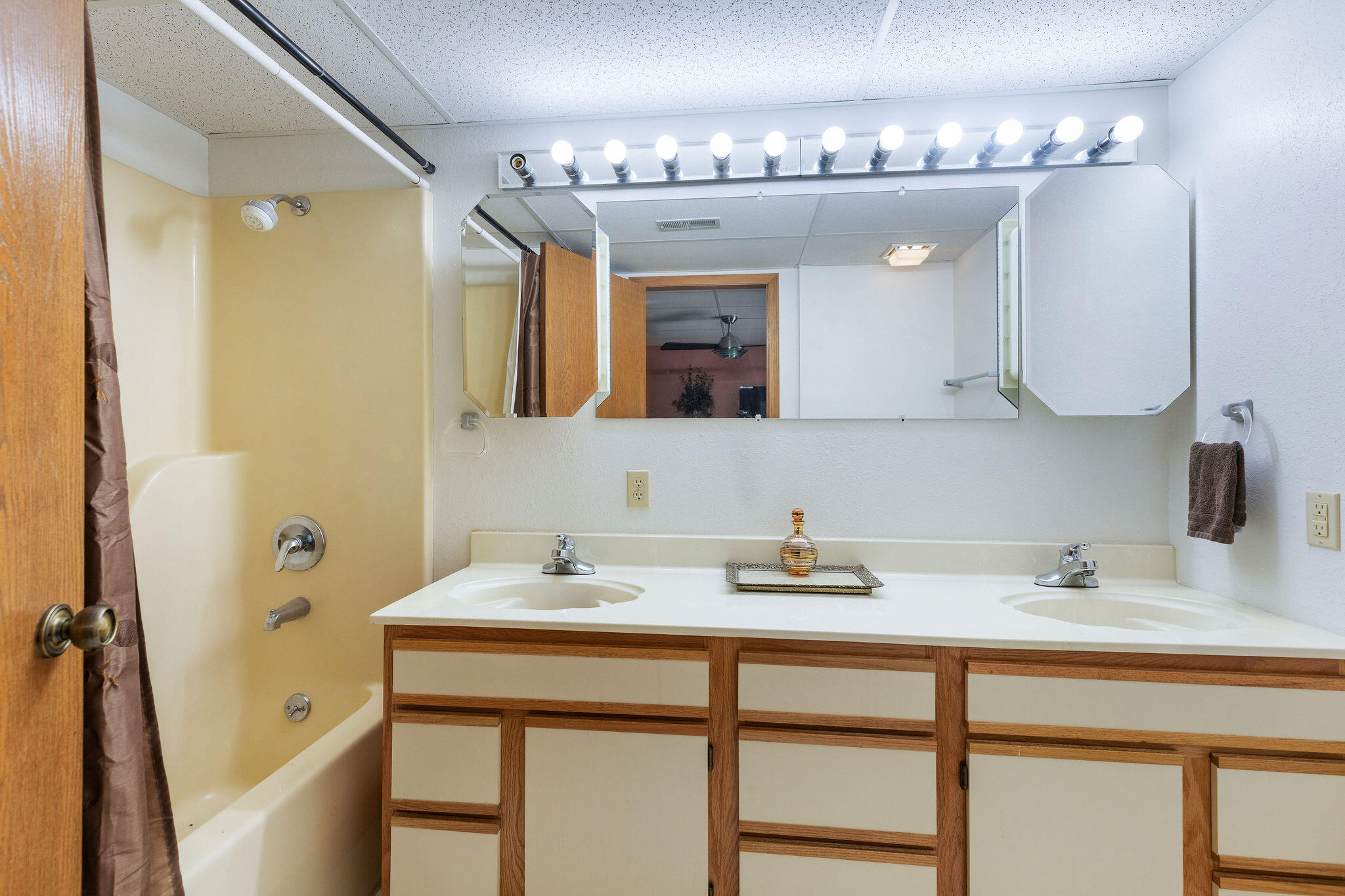Lake Shore Dr Ests - Residential