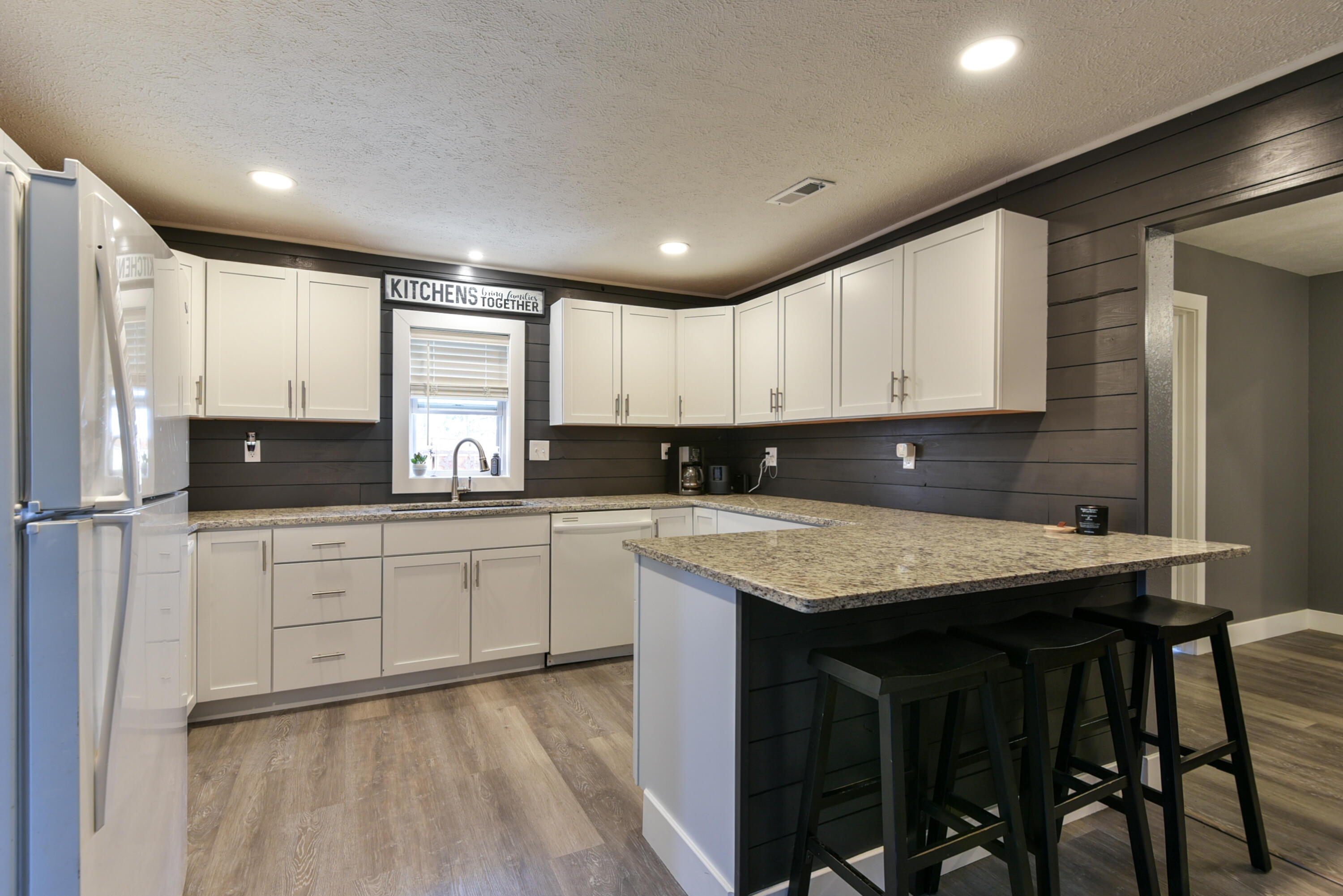 Knob Hill Acres - Residential