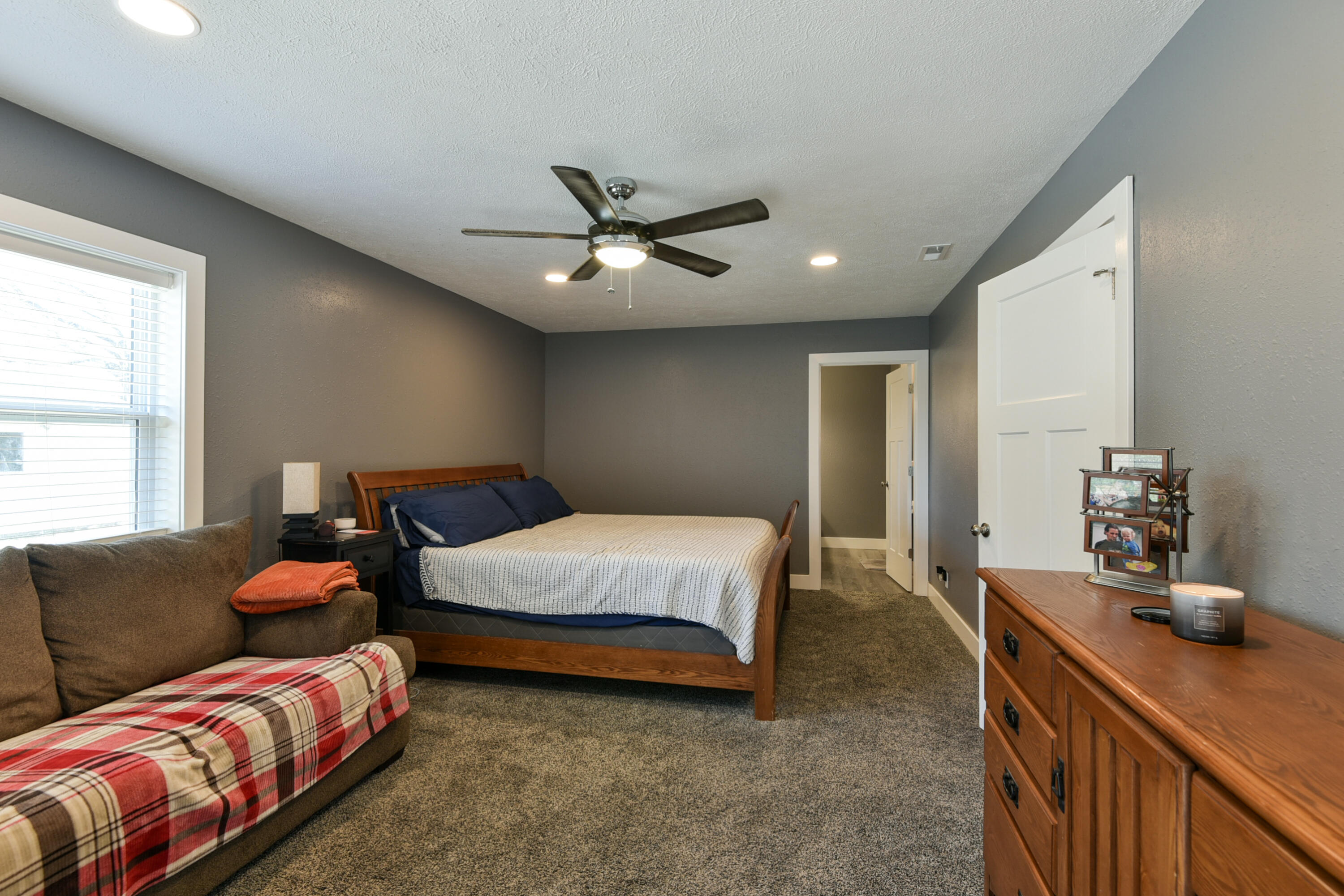 Knob Hill Acres - Residential