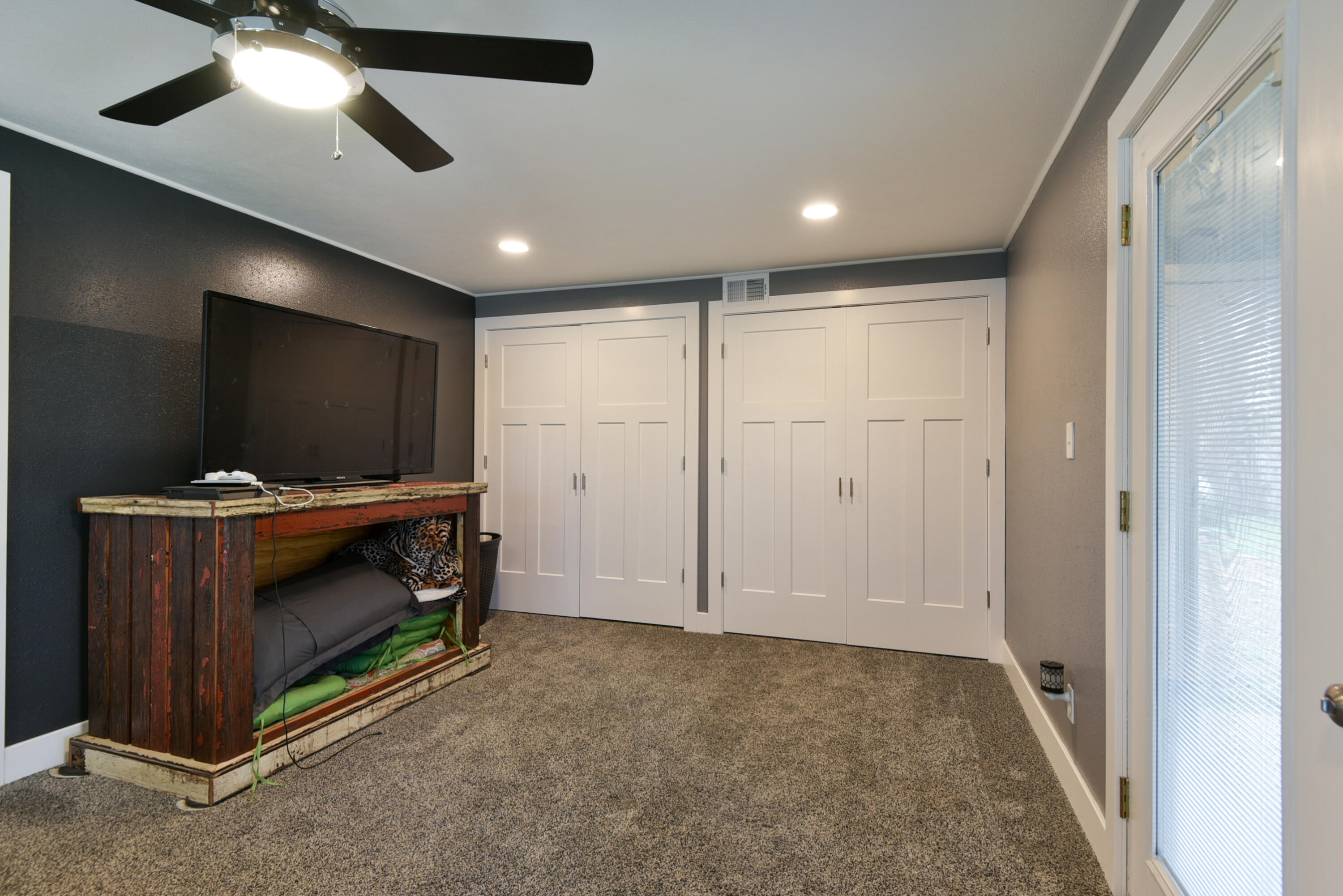 Knob Hill Acres - Residential