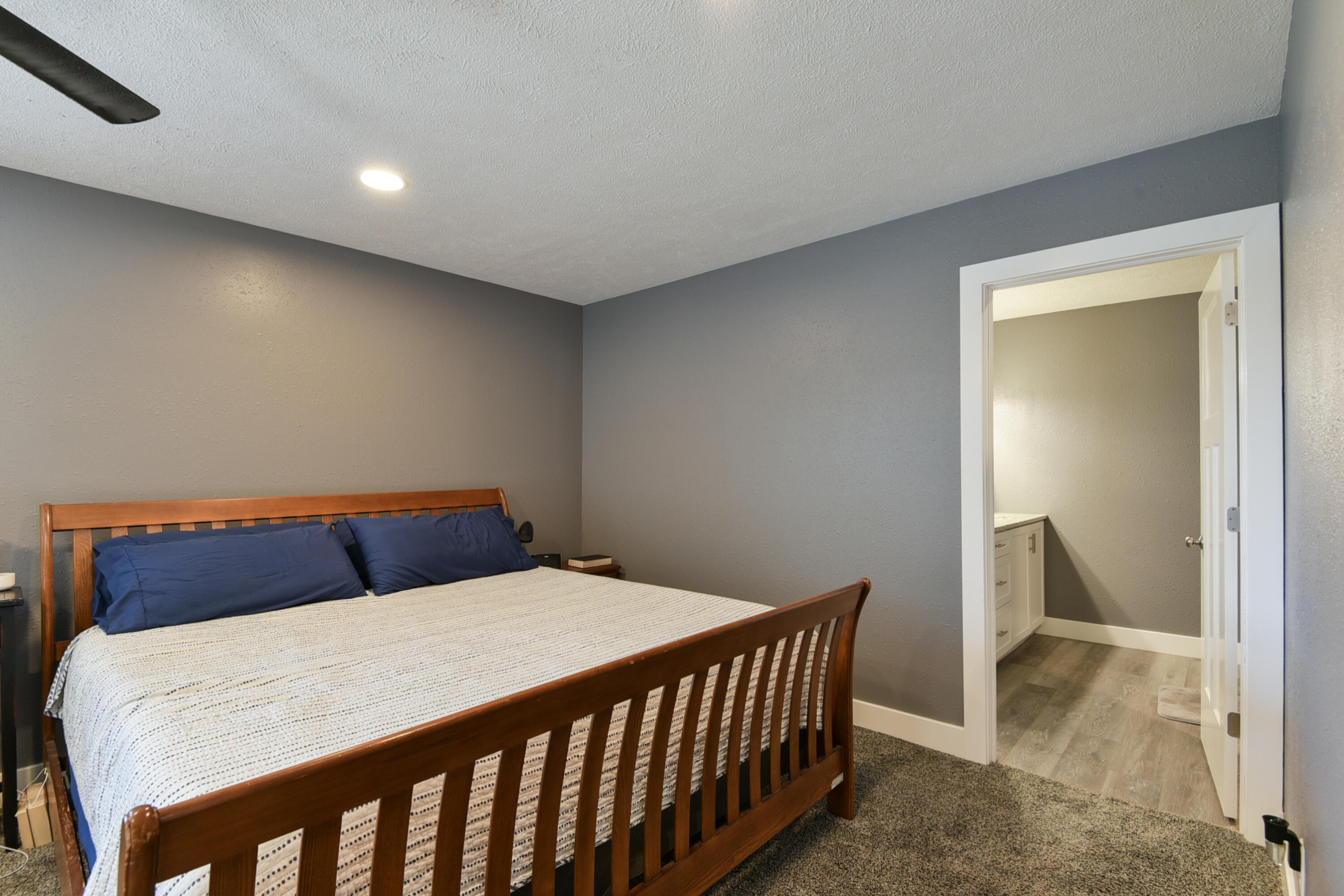 Knob Hill Acres - Residential