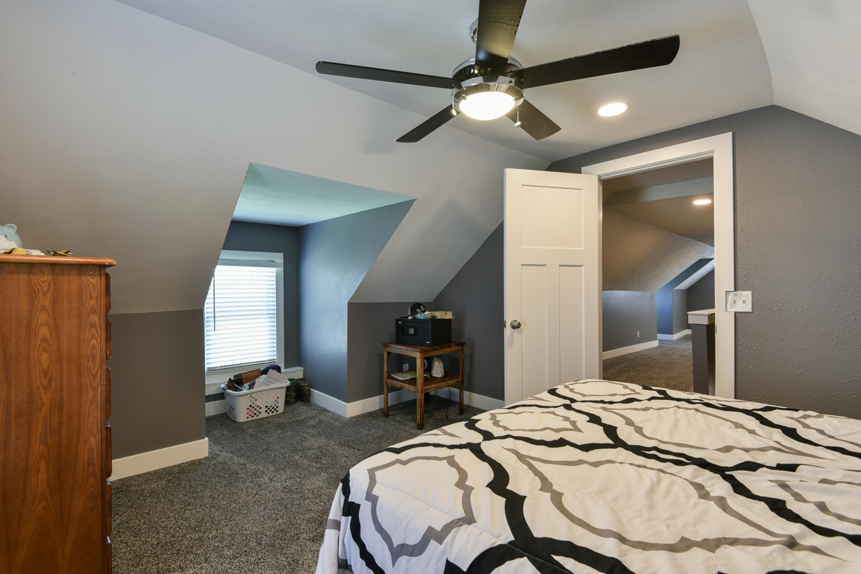 Knob Hill Acres - Residential