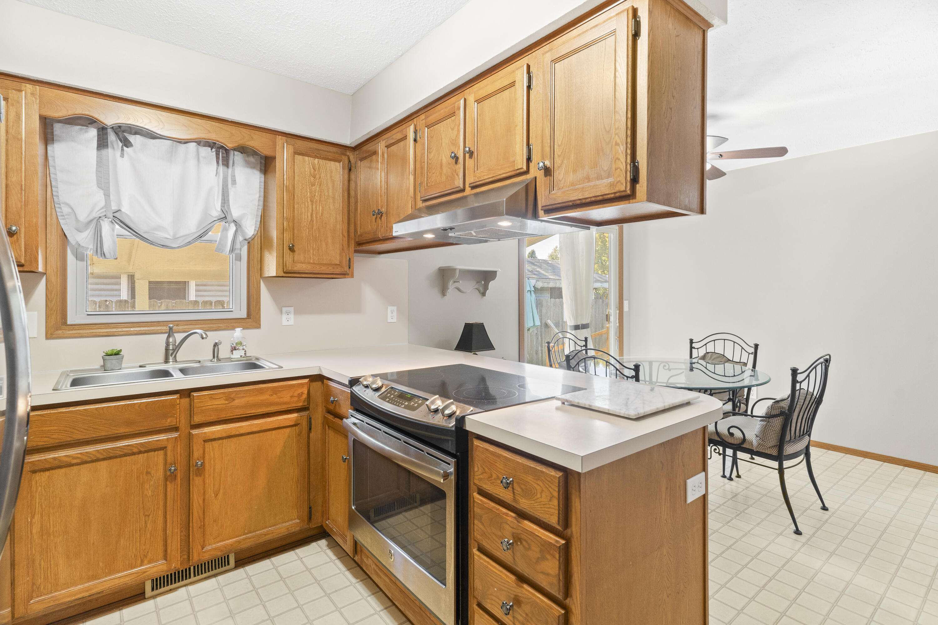 Oak Lawn Terrace - Residential