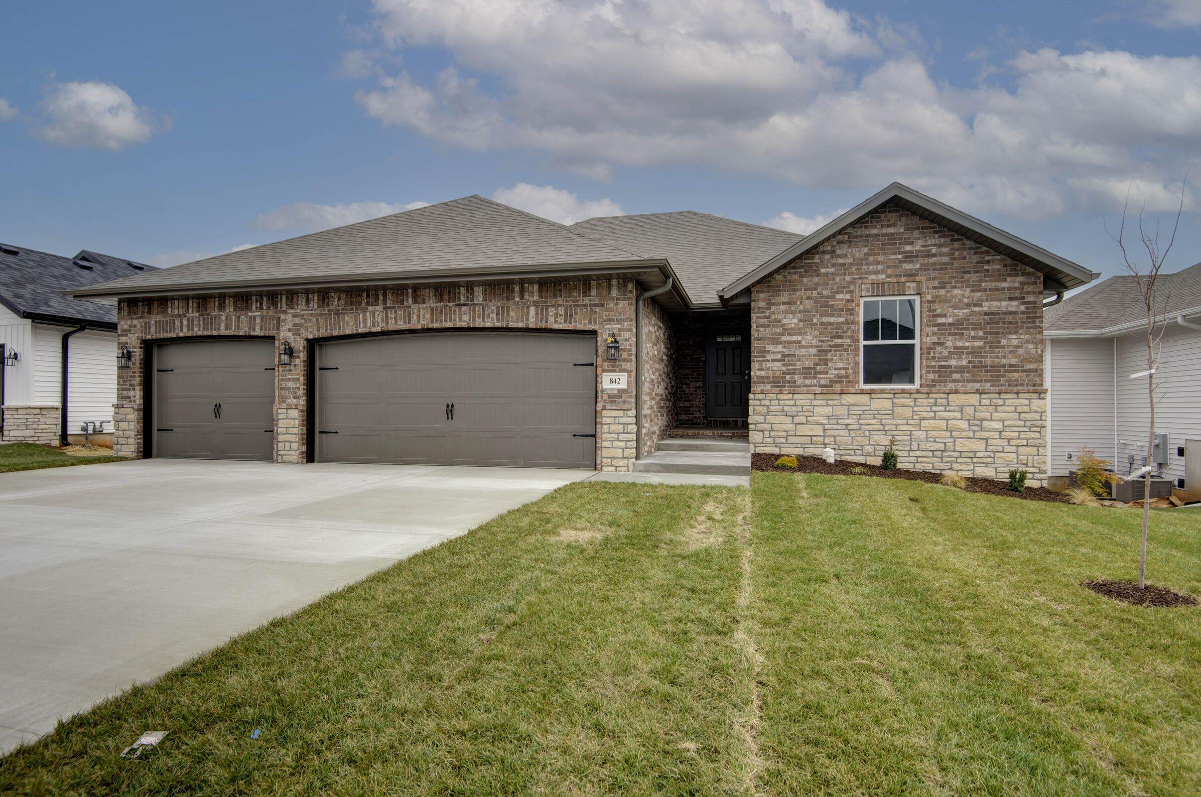 Est. Move-In Date: 3/15/24This is the Bussell Building Meadow model! All Bussell homes are packed with standard features that are sure to impress. Amenities in this home include tall ceilings in the kitchen, nook, & living room, a walk-in shower in the master bathroom, custom-built white kitchen cabinets with black hardware, granite countertops, stainless steel appliances, 96% furnace and 15 SEER AC, & luxury vinyl plank flooring in common areas (kitchen, living room, nook, laundry, & hallways).*Pictures and tour may be of a similarly constructed home*