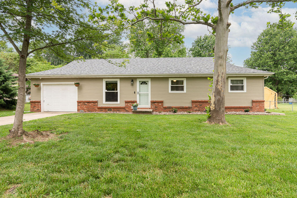 This immaculate 3 bedroom home is located in Nixa and was updated to an open floor plan. More recent updates include a high efficiency HVAC system in 2020, roof 6/2022, and dishwasher 10/2022. The fenced backyard boasts a 25 x 35' outbuilding with 220 electric and mini-split heat/air installed March 2022- it currently serves as an exceptional entertainment area. None of the furniture or refrigerator in the outbuilding will stay.