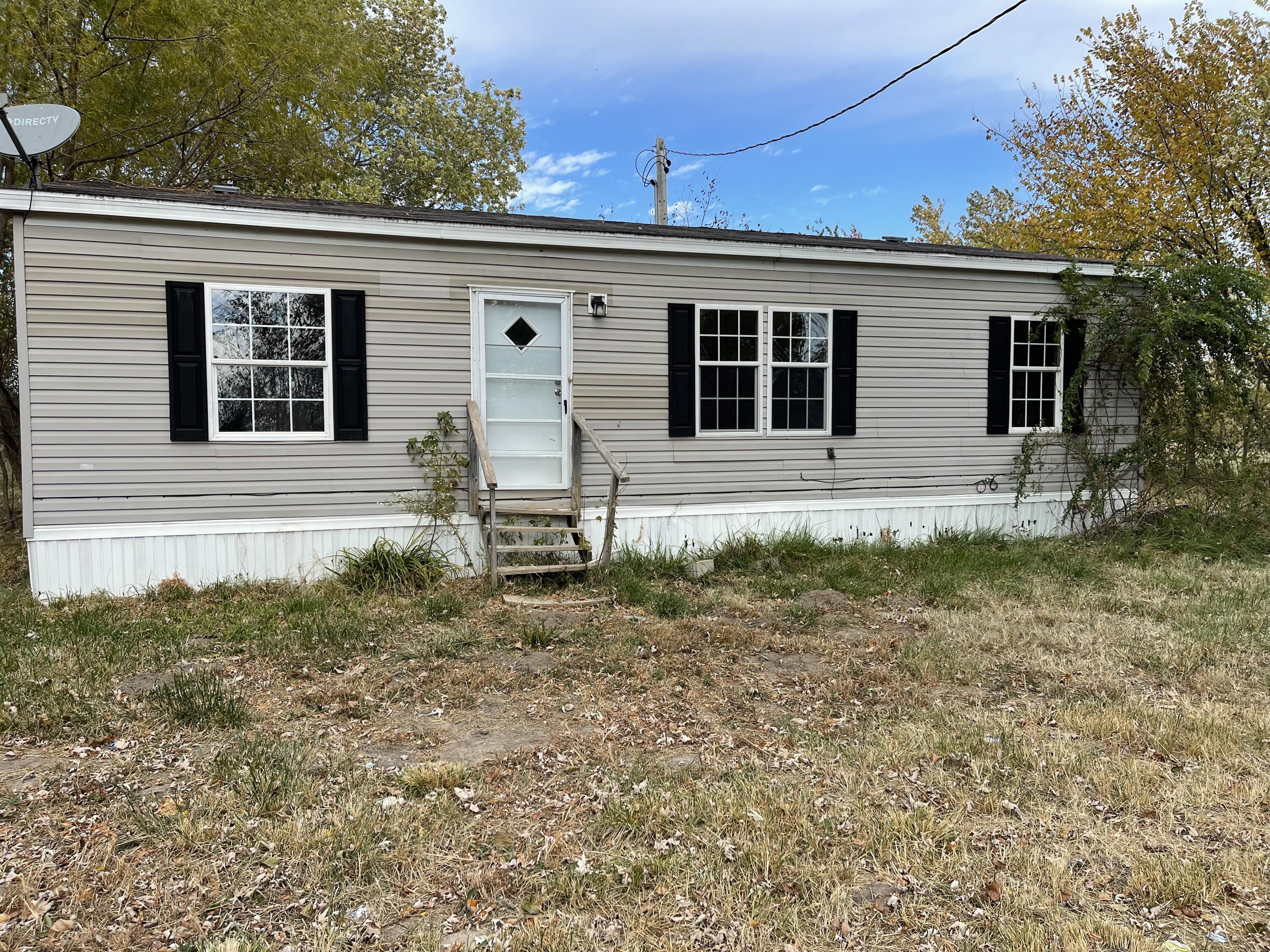 If you're looking for a new project - look no further. This home has completed the Foreclosure process and is ready for a new owner to make it their own. Sold ''AS IS, WHERE IS''. $500 Earnest Money is required.