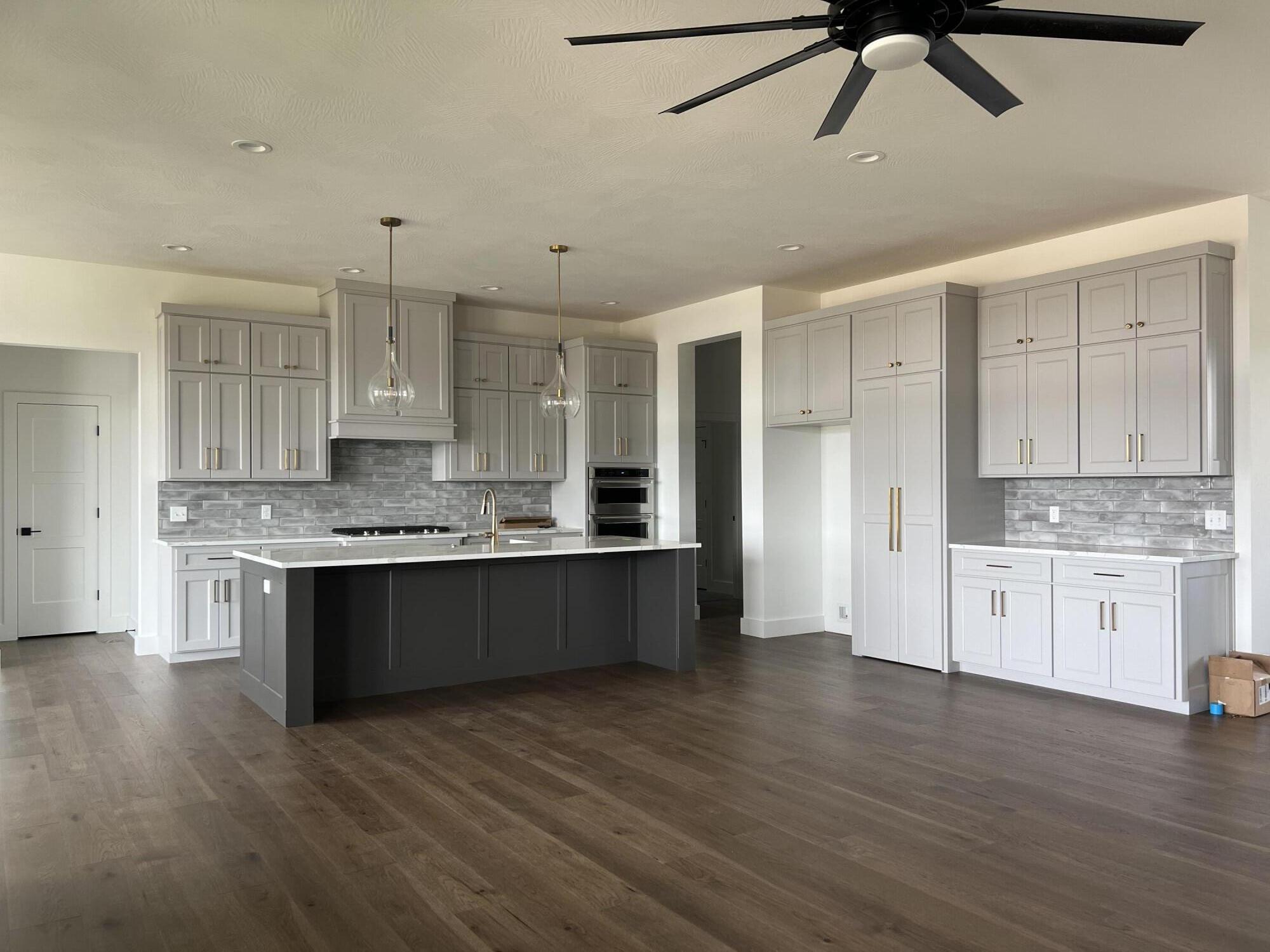 The Lakes Wild Horse - Residential