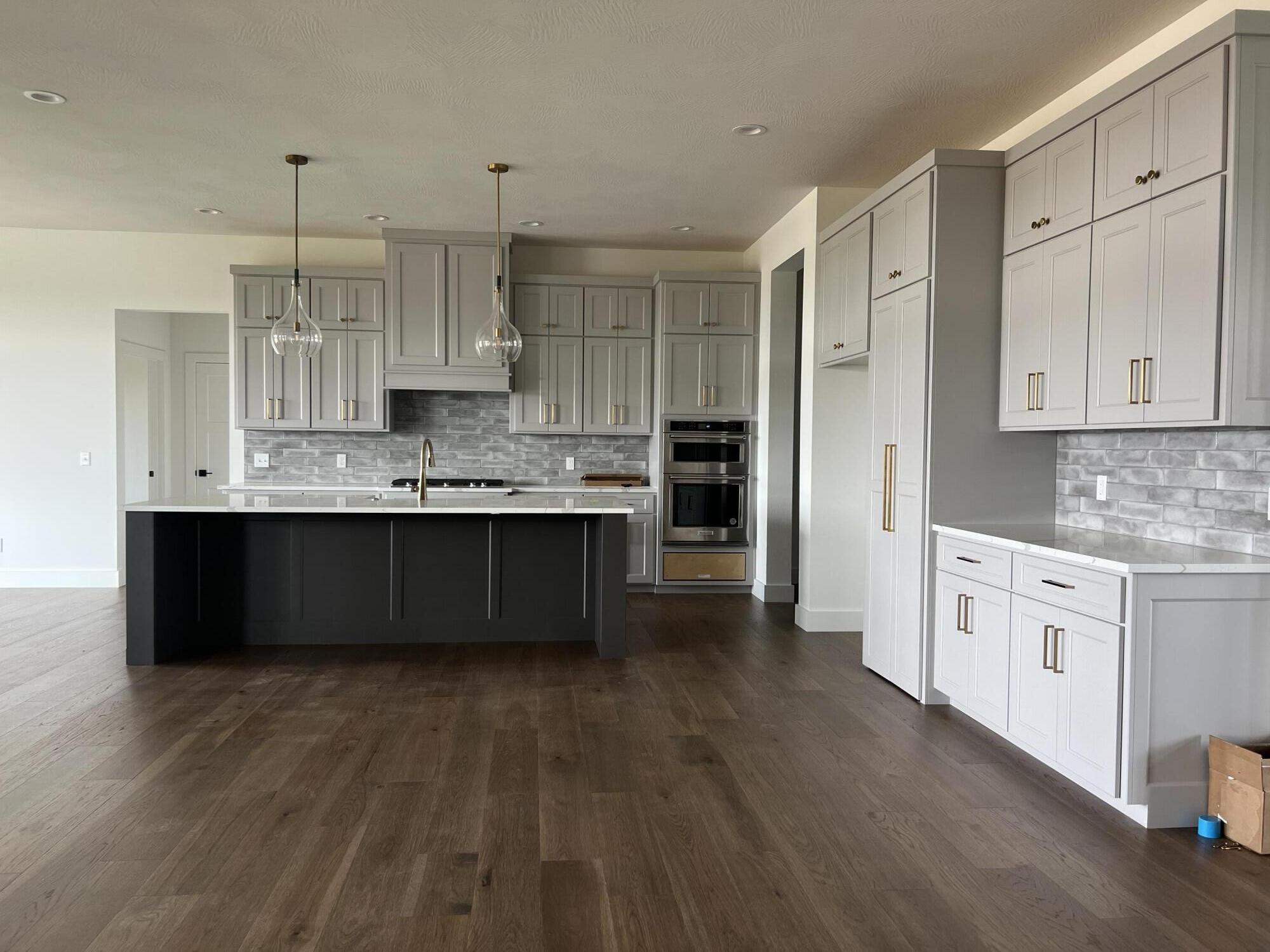 The Lakes Wild Horse - Residential