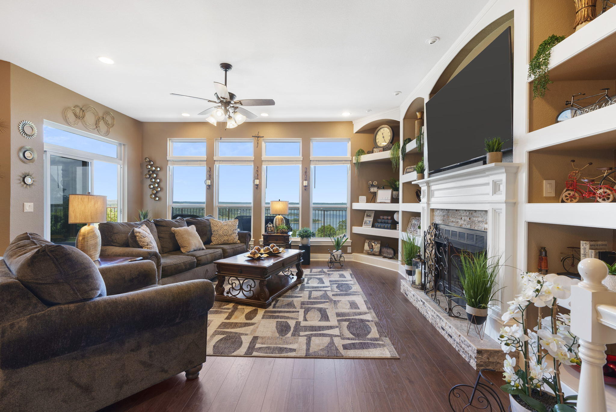 Emerald Pointe - Residential