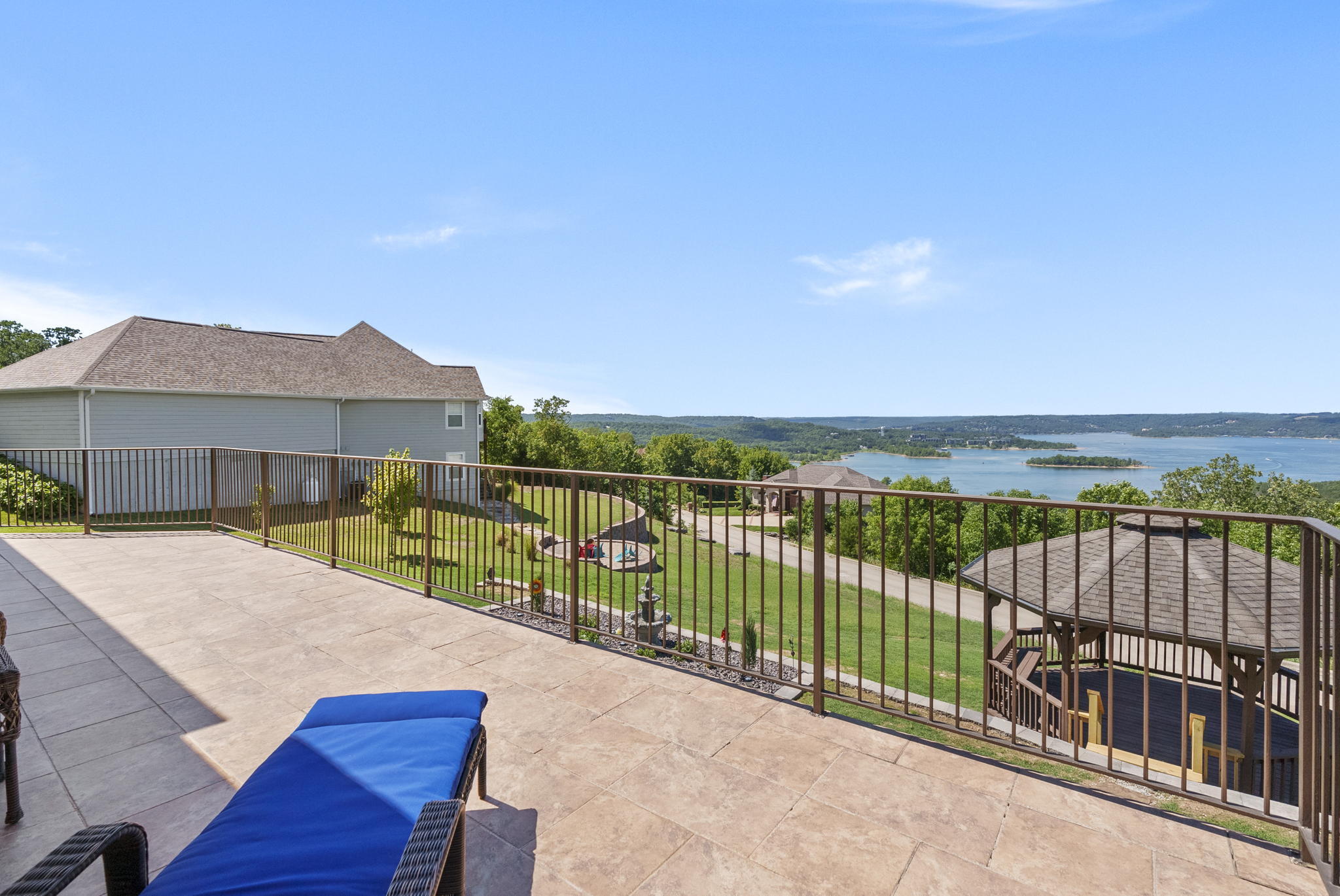 Emerald Pointe - Residential