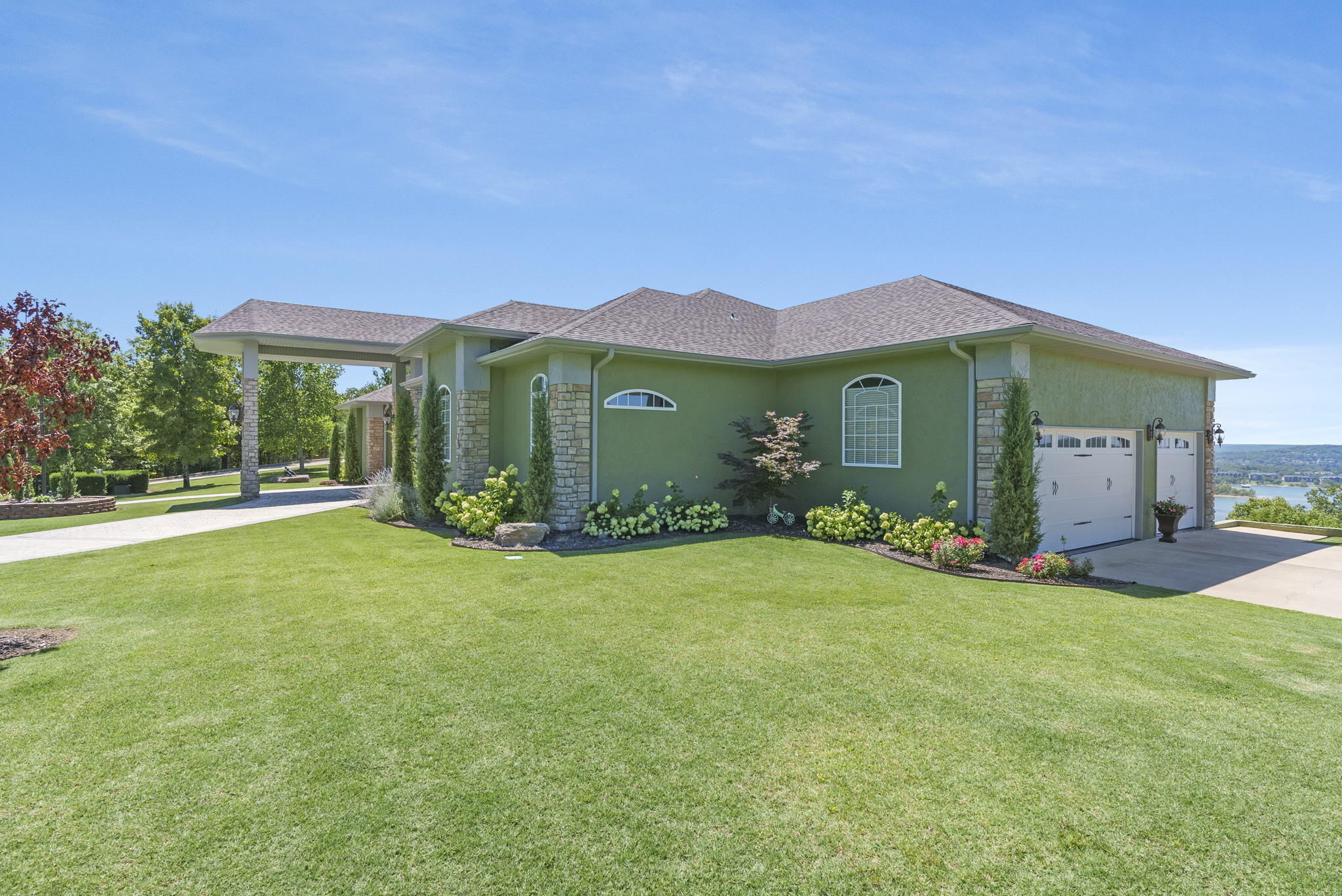 Emerald Pointe - Residential
