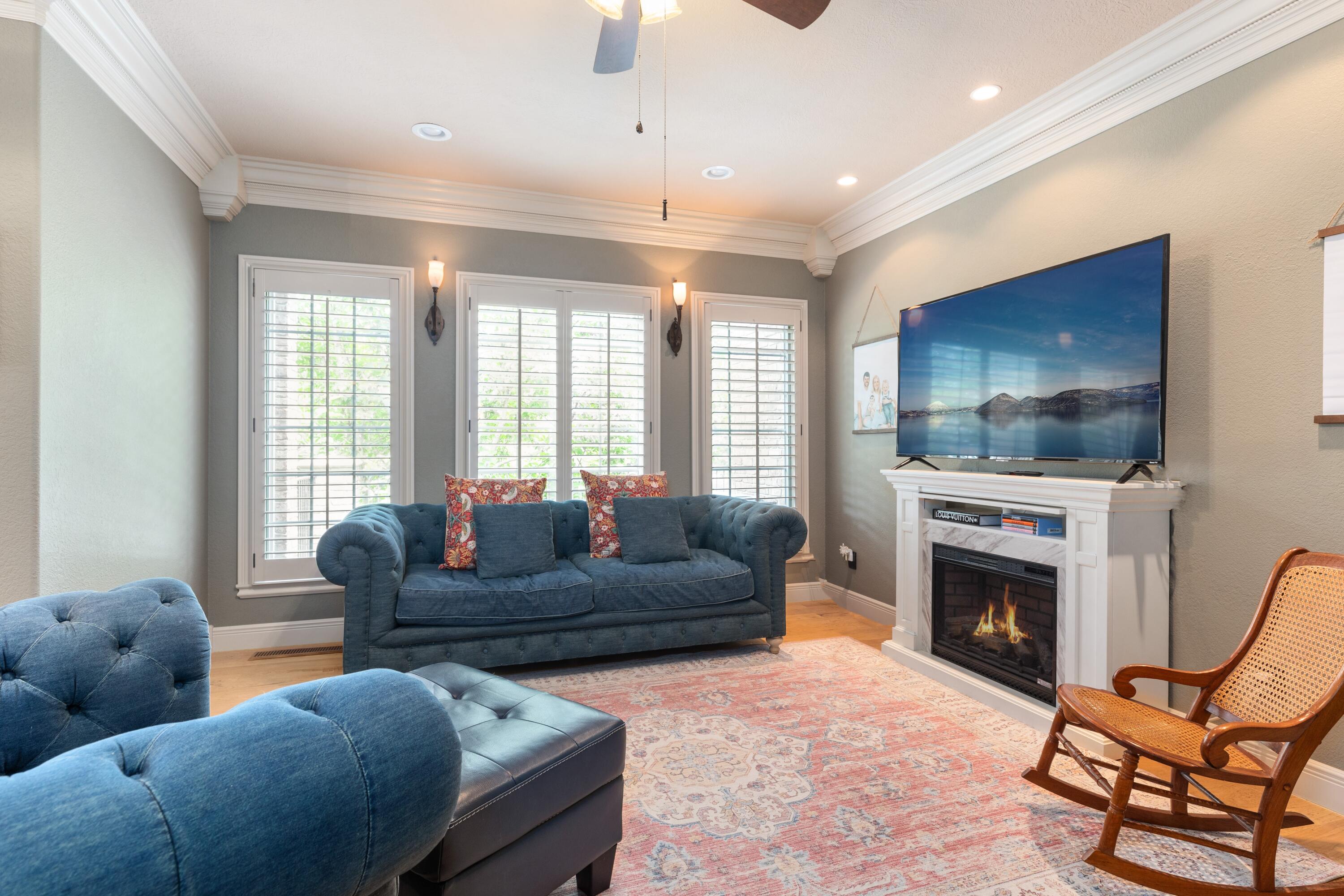 Eagle Crest Acreages - Residential