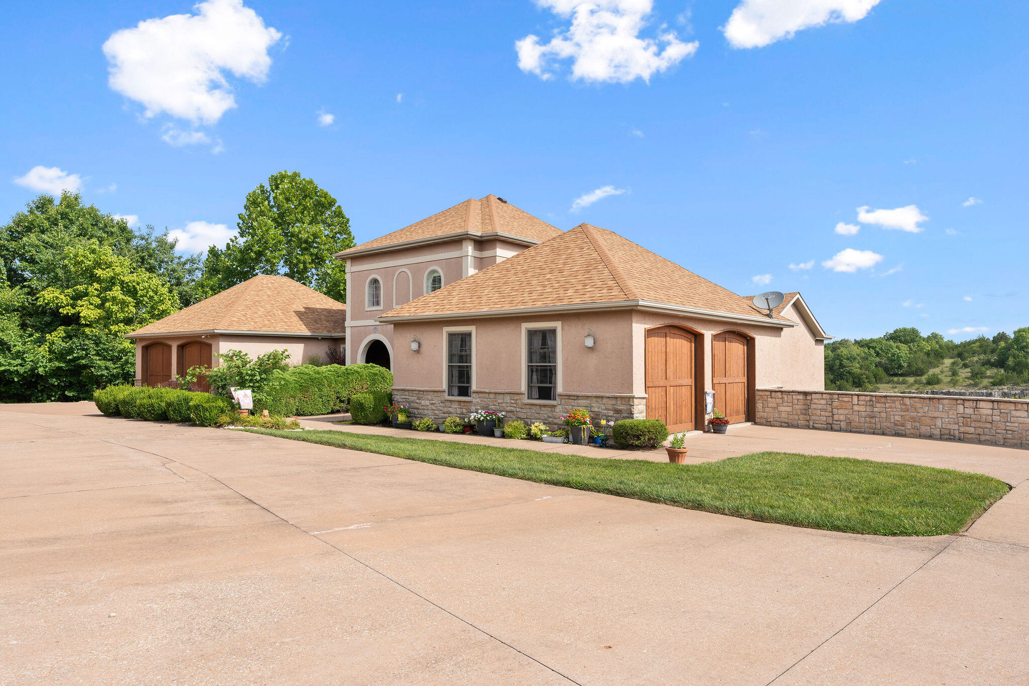 View Hollister, MO 65672 house