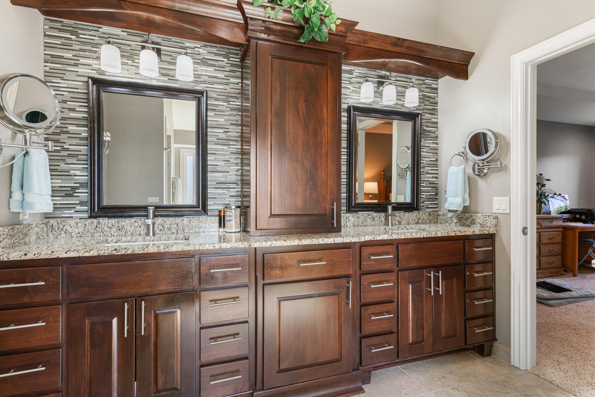 Olde Ivy - Residential