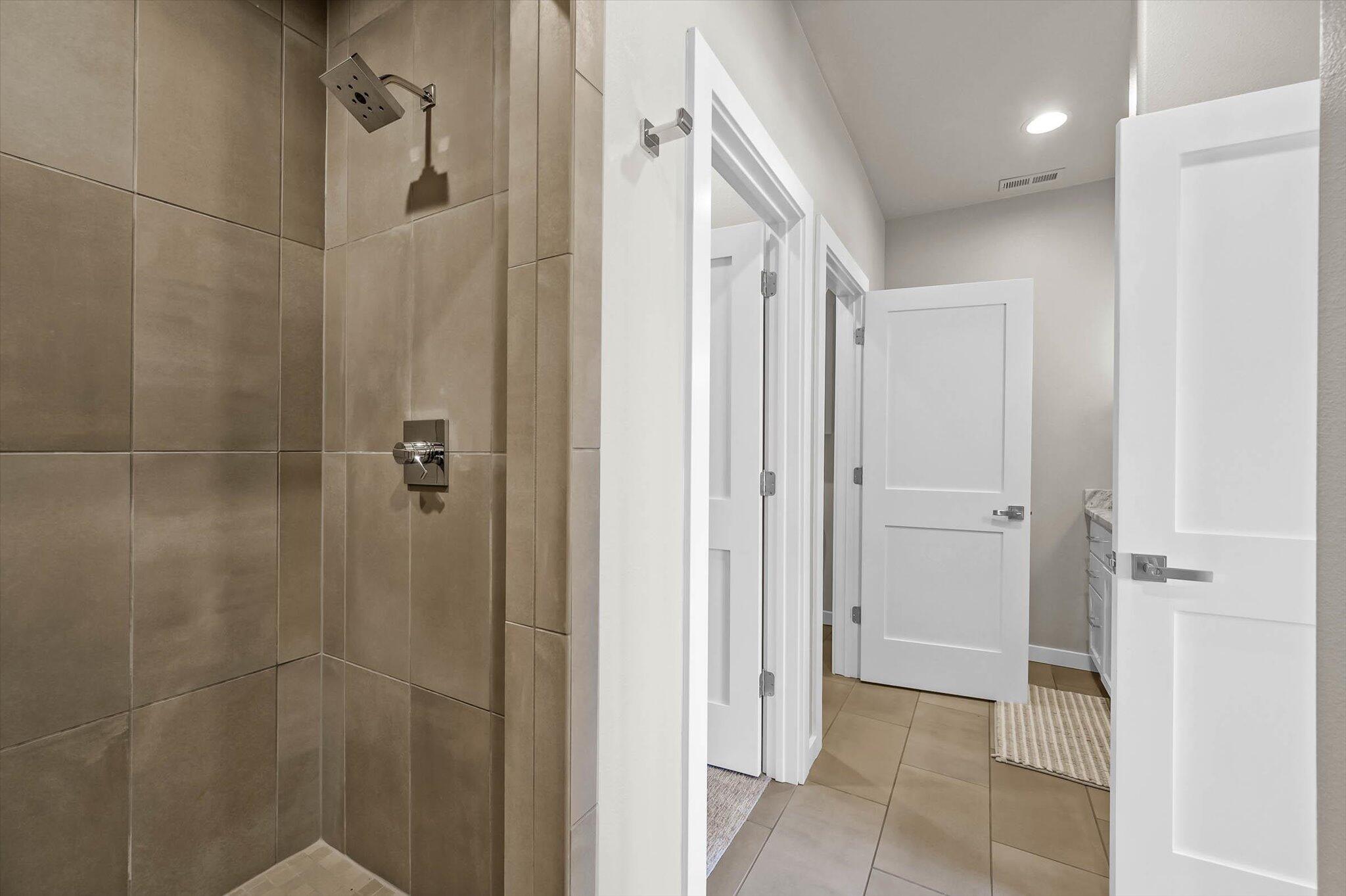 Lodges of Pinnacle Shores - Residential