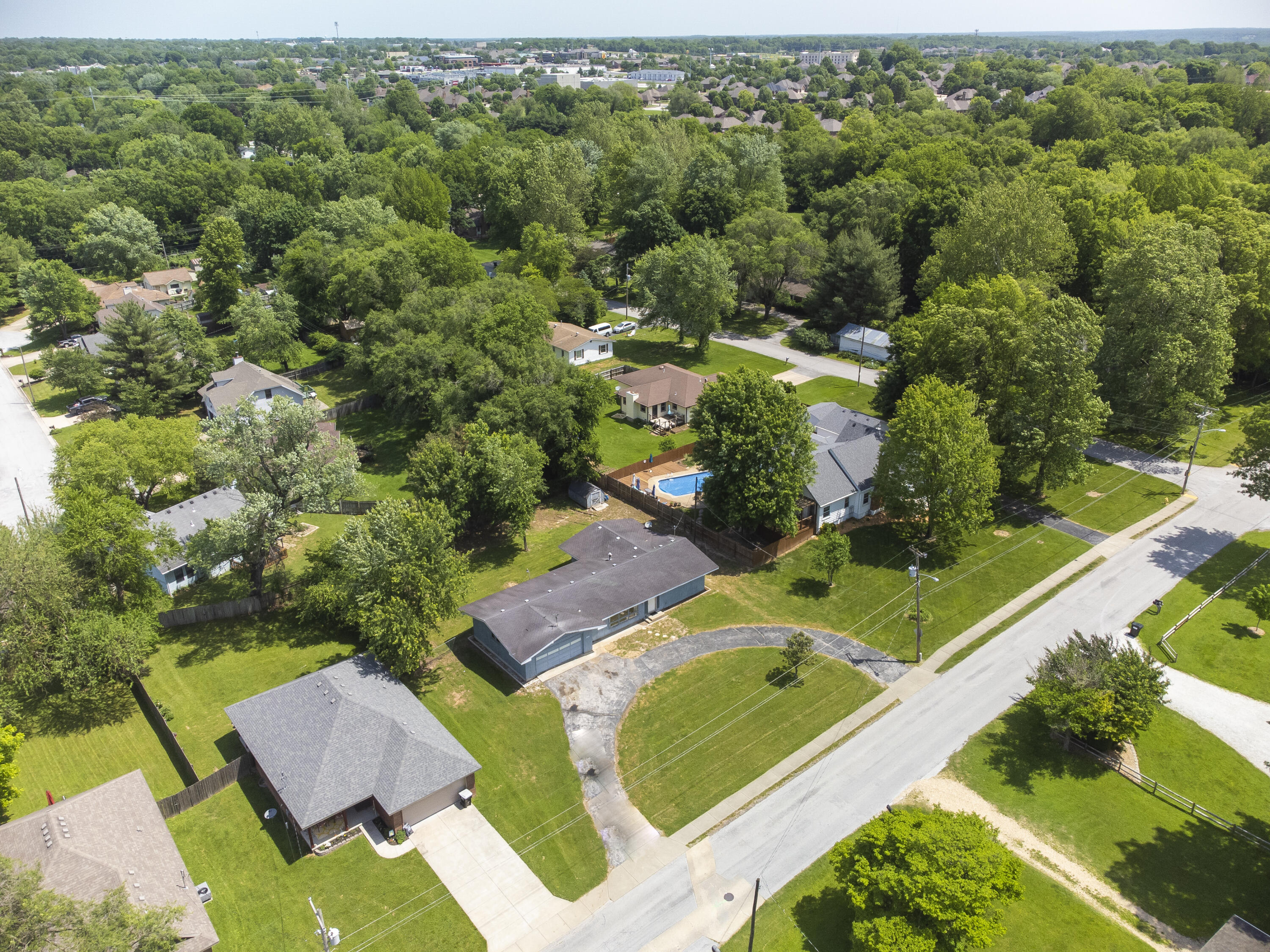 Pettit Ct - Residential