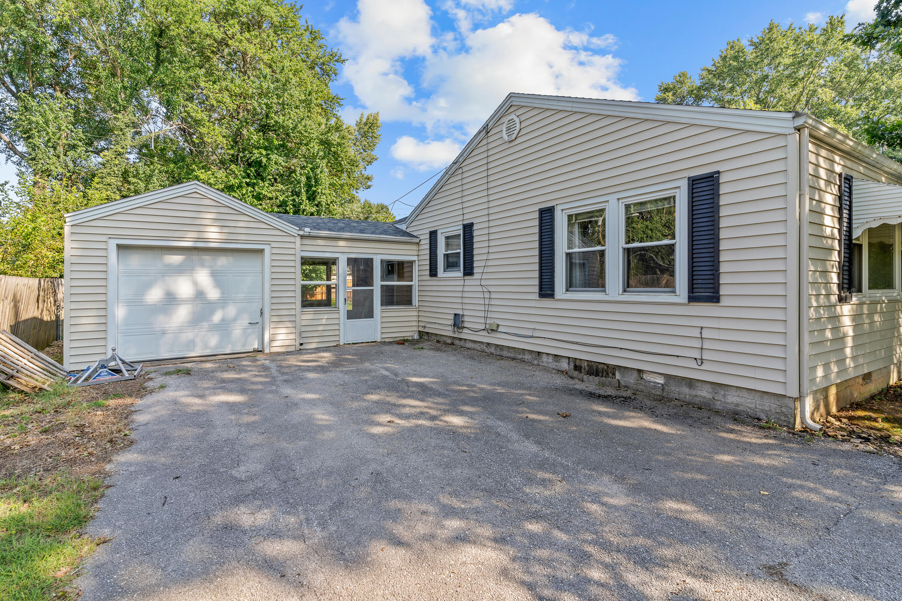 Brentwood Terr - Residential