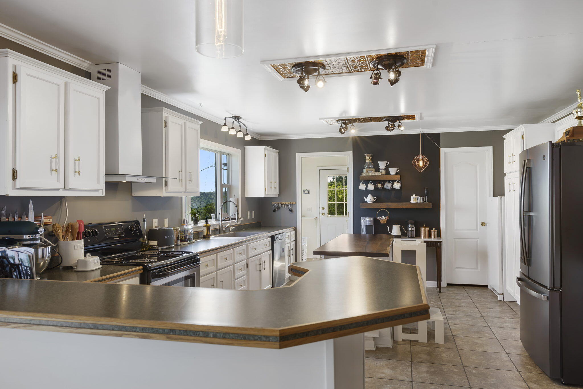 Hilltop Ranches - Residential