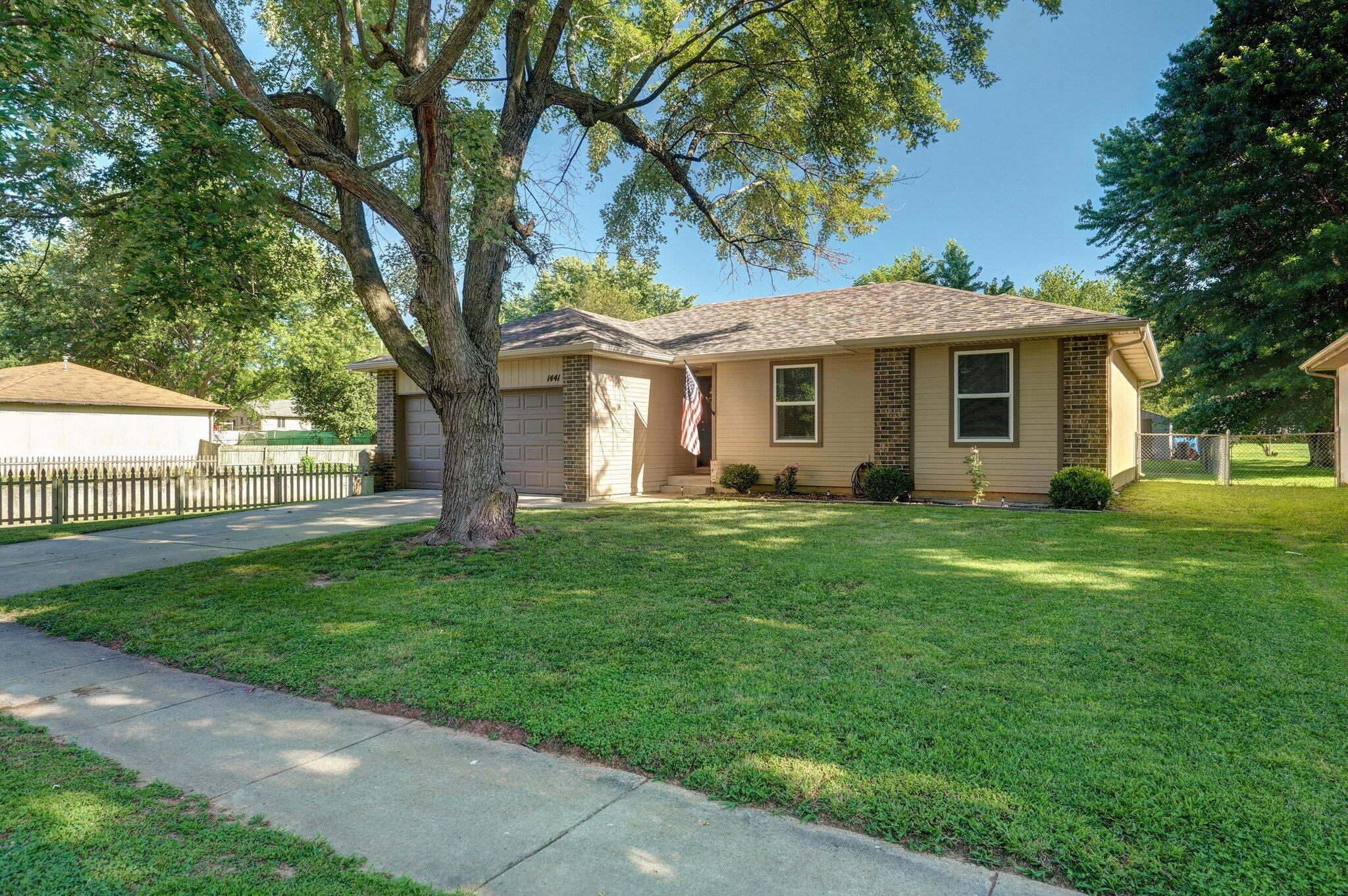 Lindon-SperrySycmrWl - Residential