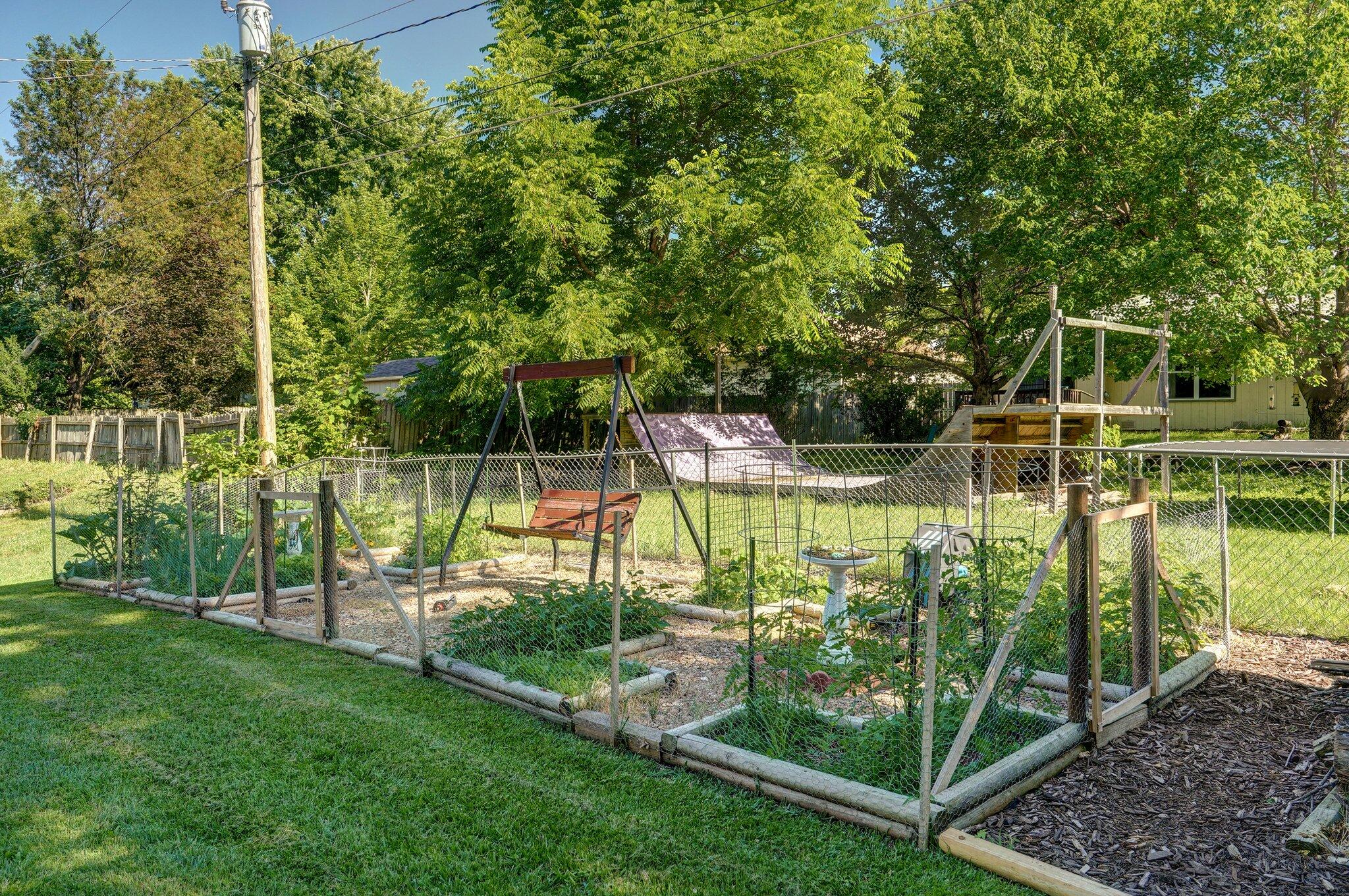 Lindon-SperrySycmrWl - Residential
