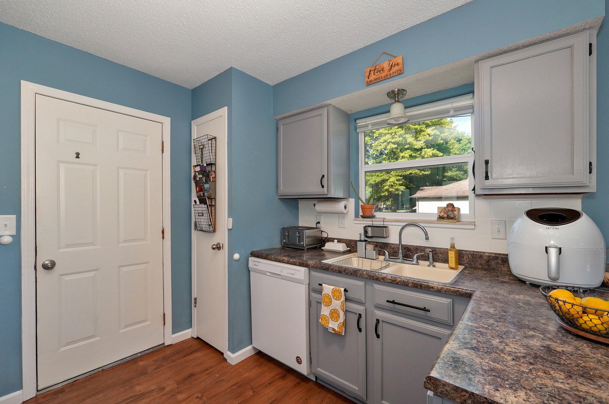 Lindon-SperrySycmrWl - Residential