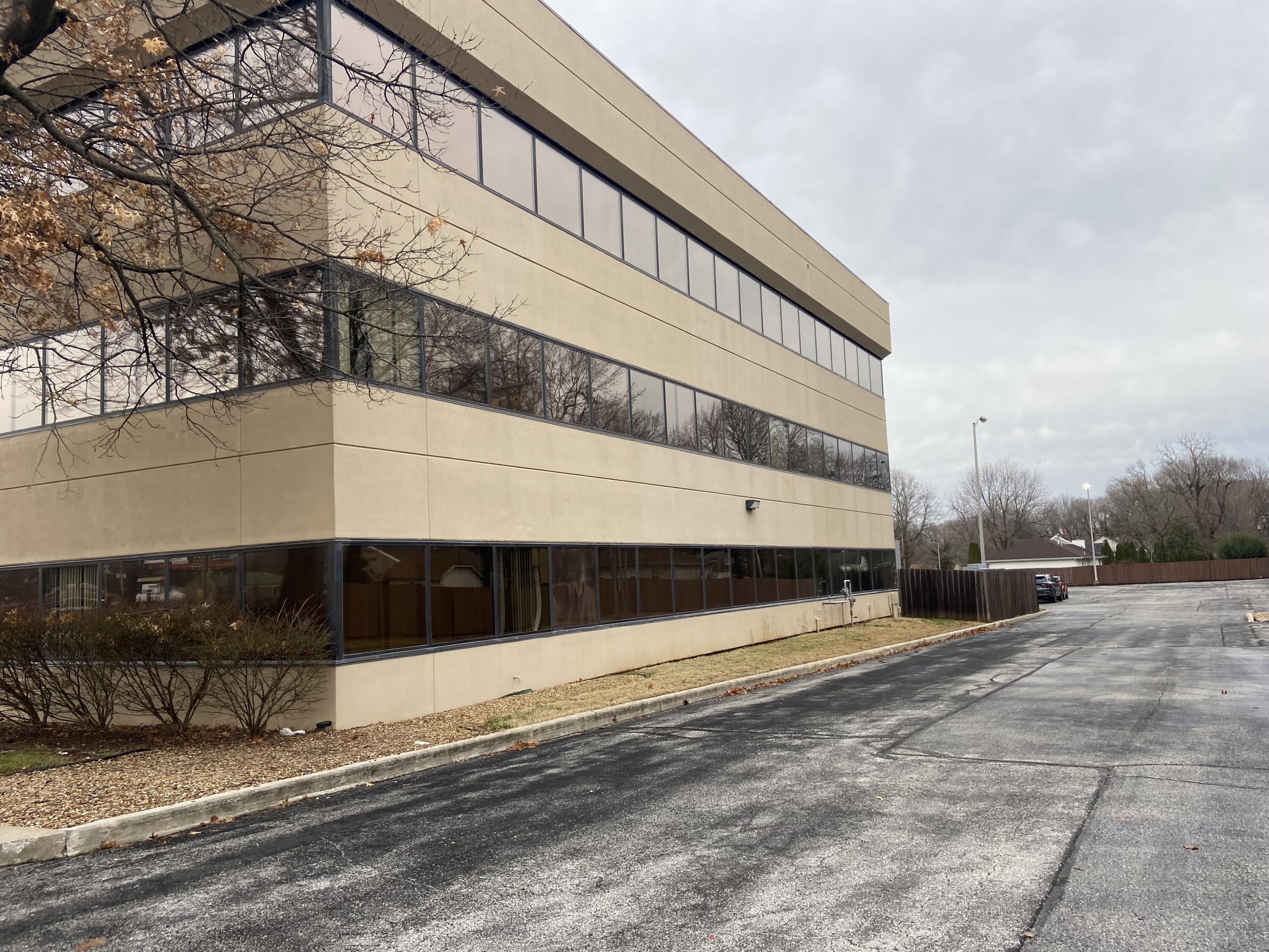 Cherry Street Court - Commercial Sale