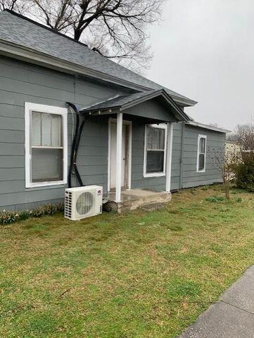 For Lease - Cute 1 bedroom/1 bath in the heart of Joplin. Newer stove, newer refrigerator, washer/dryer hookups. $695/month, deposit $600. Utilities included. Pets considered. Available at the end of April.