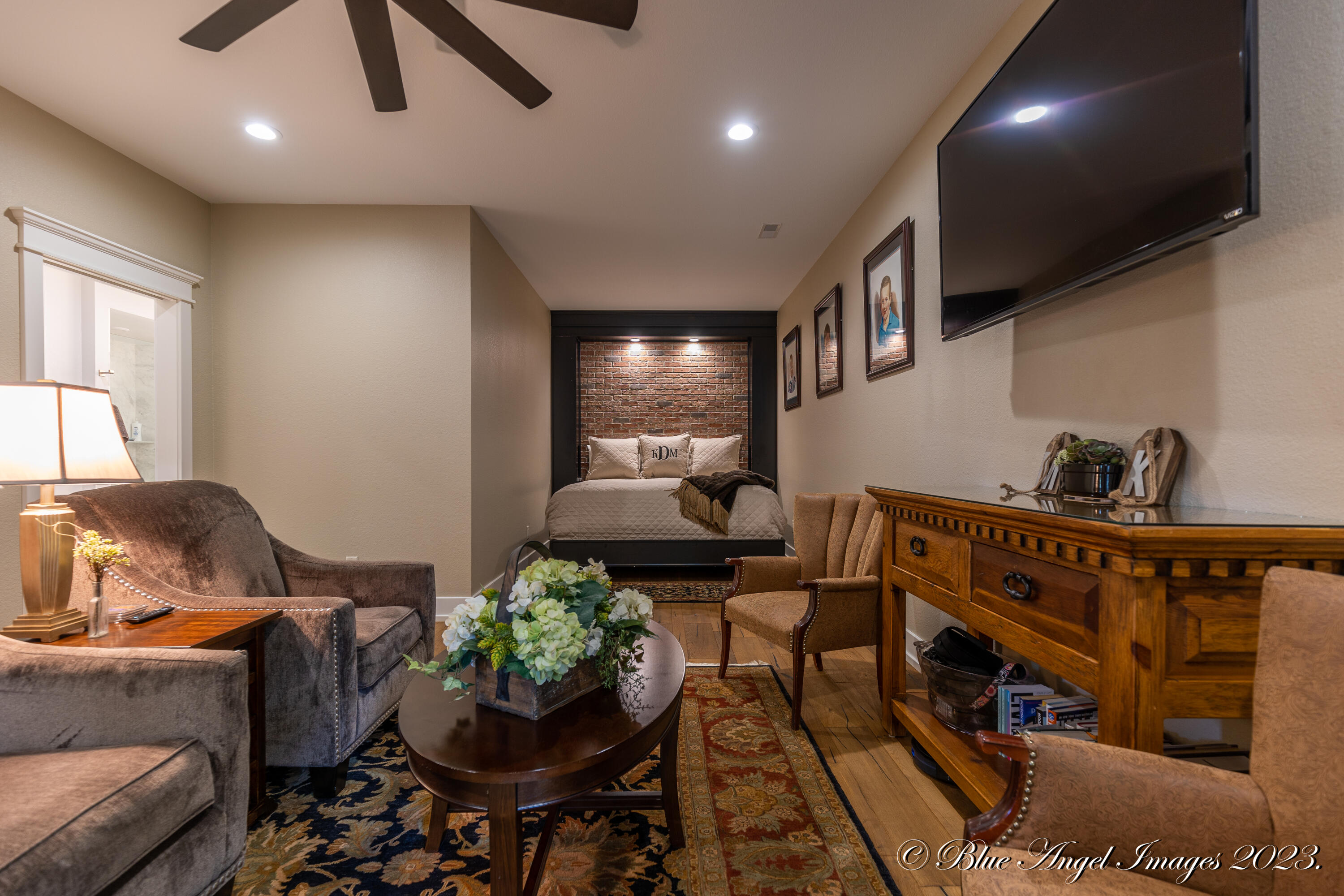 Country Club - Residential