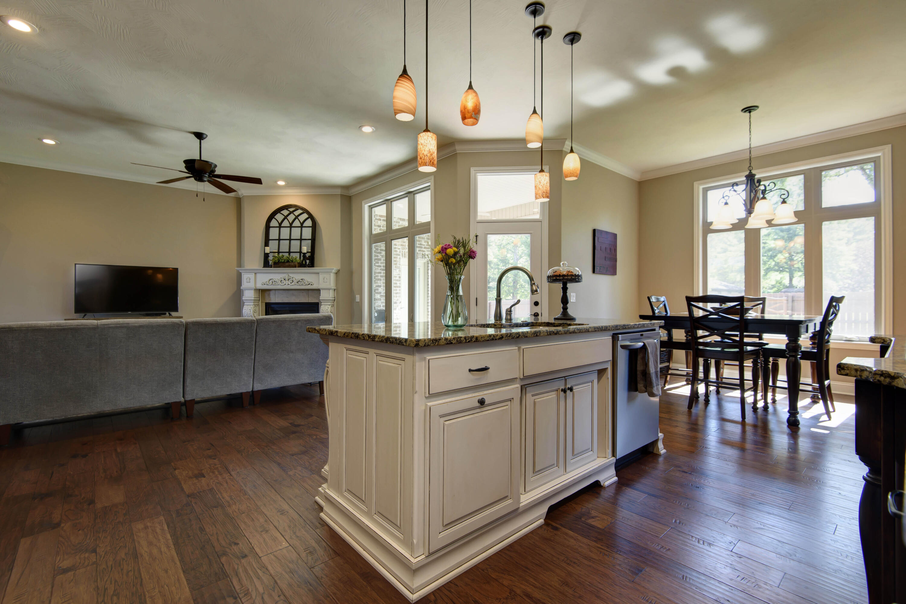 Lexington Square - Residential
