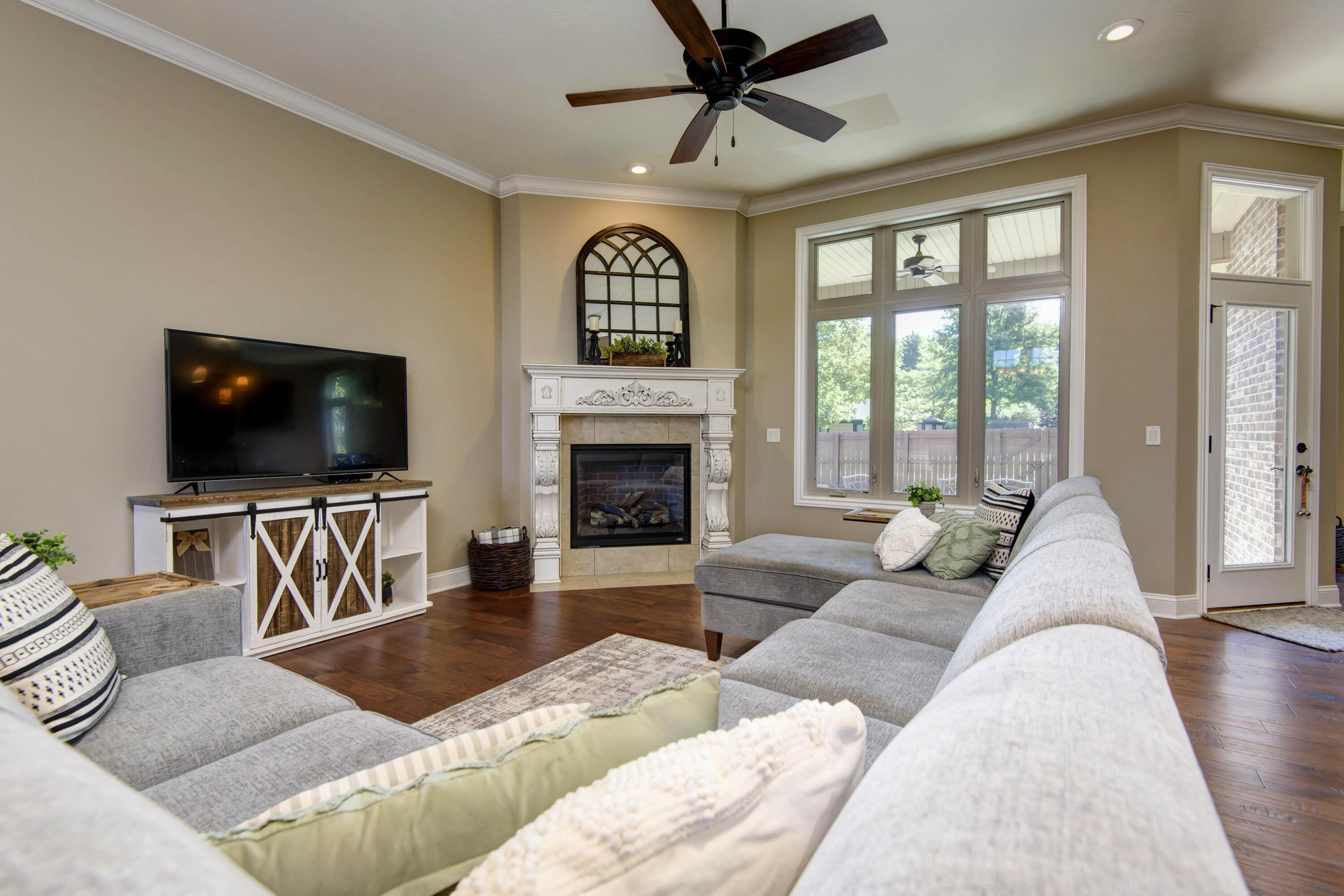 Lexington Square - Residential