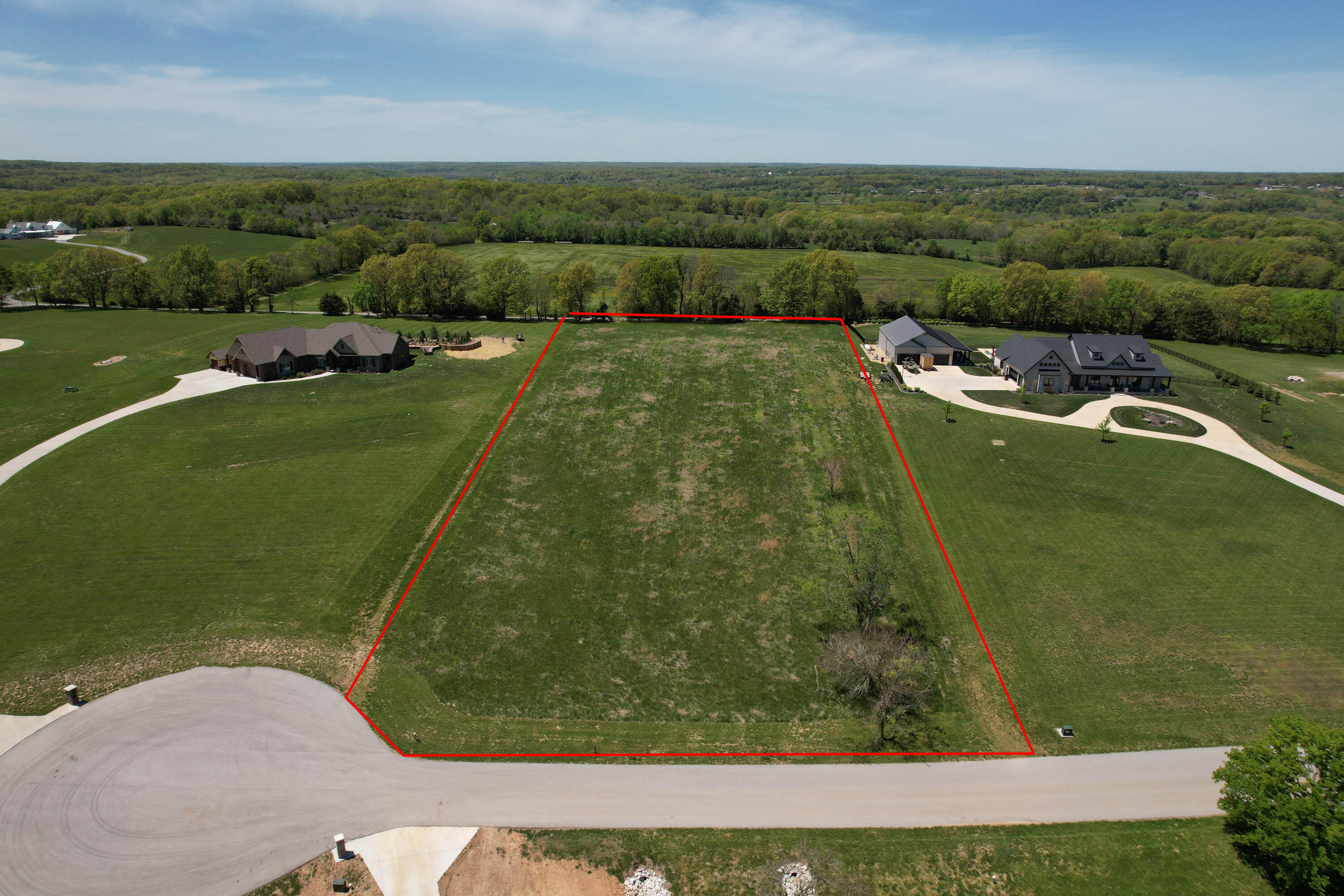 Beautiful property to build your dream home! Gorgeous views and area of upscale homes. Nixa Schools. Great location!