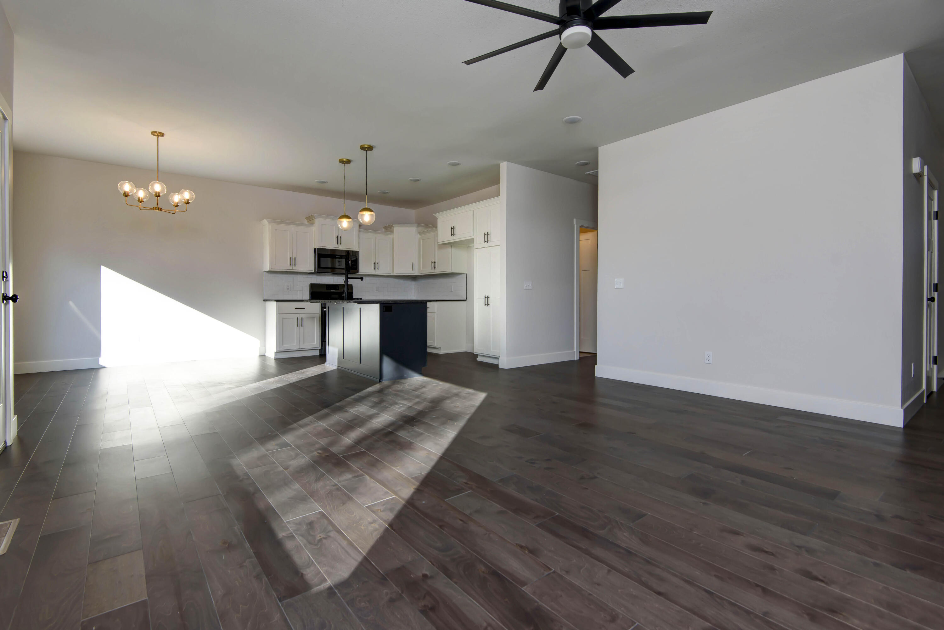 Woodcrest Est - Residential